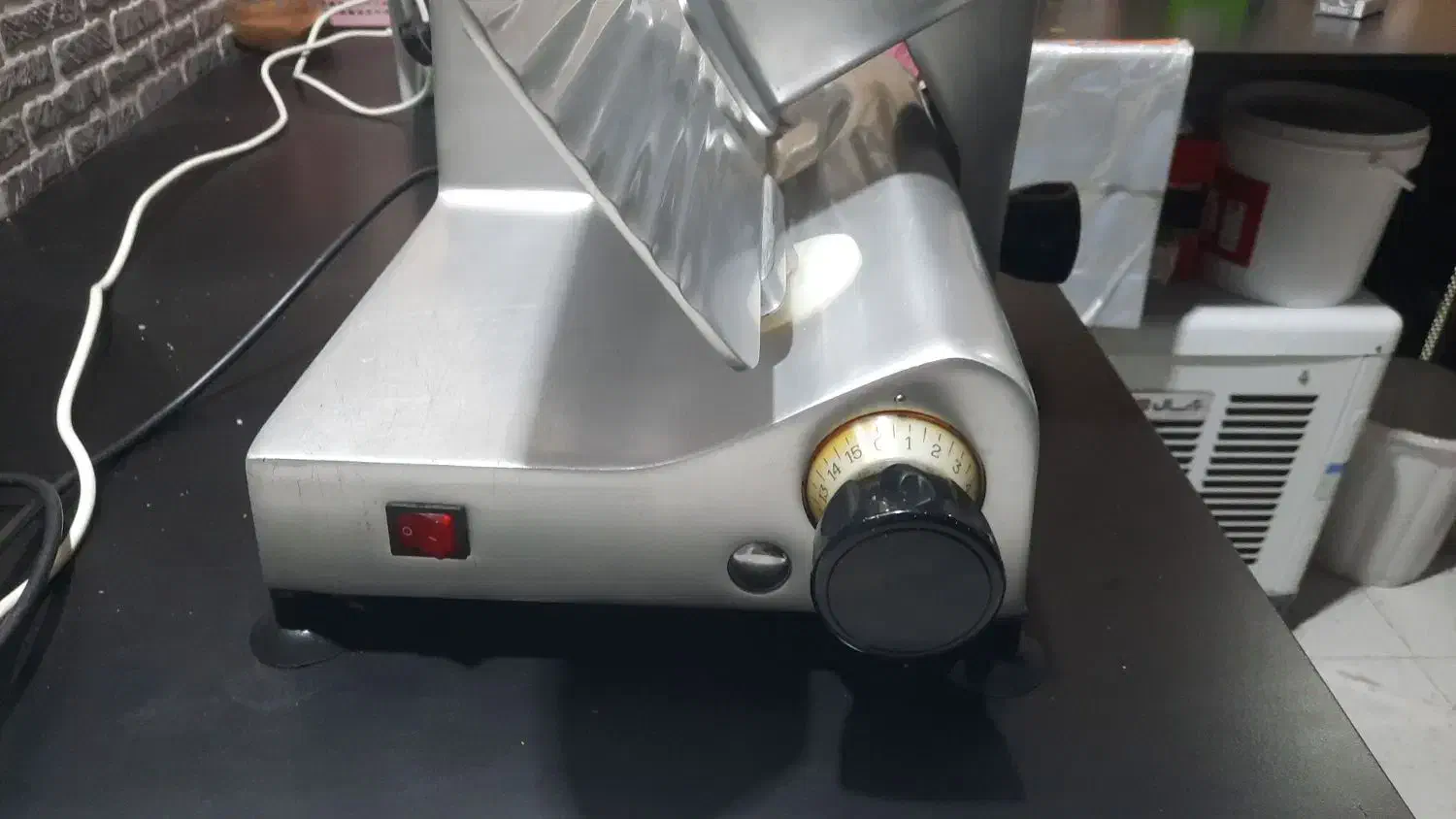 دستگاه کالباس بر ایتالیایی کومو|کافی‌شاپ و رستوران|هشتگرد, مدرس|دیوار