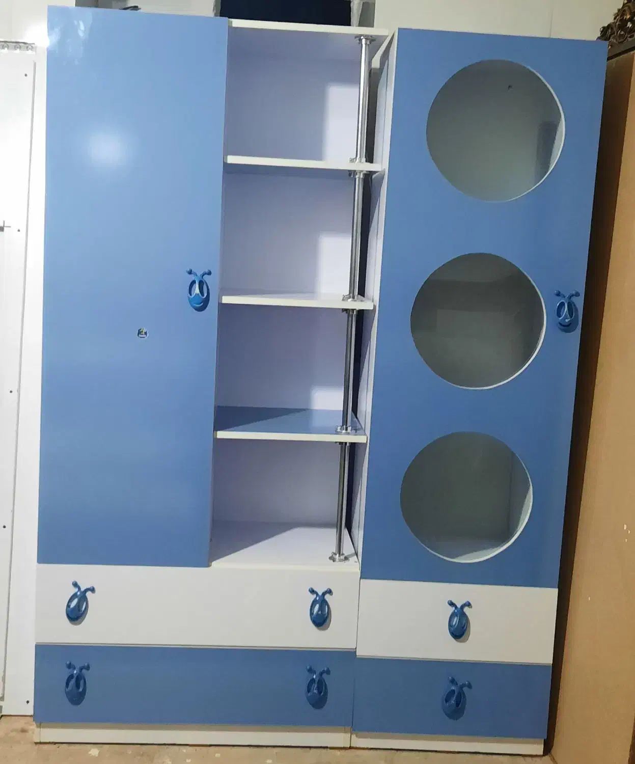 کمدو ویترین پسرانه در حد نو|تخت و سرویس خواب|هشتگرد, فاز ۷ مهستان|دیوار