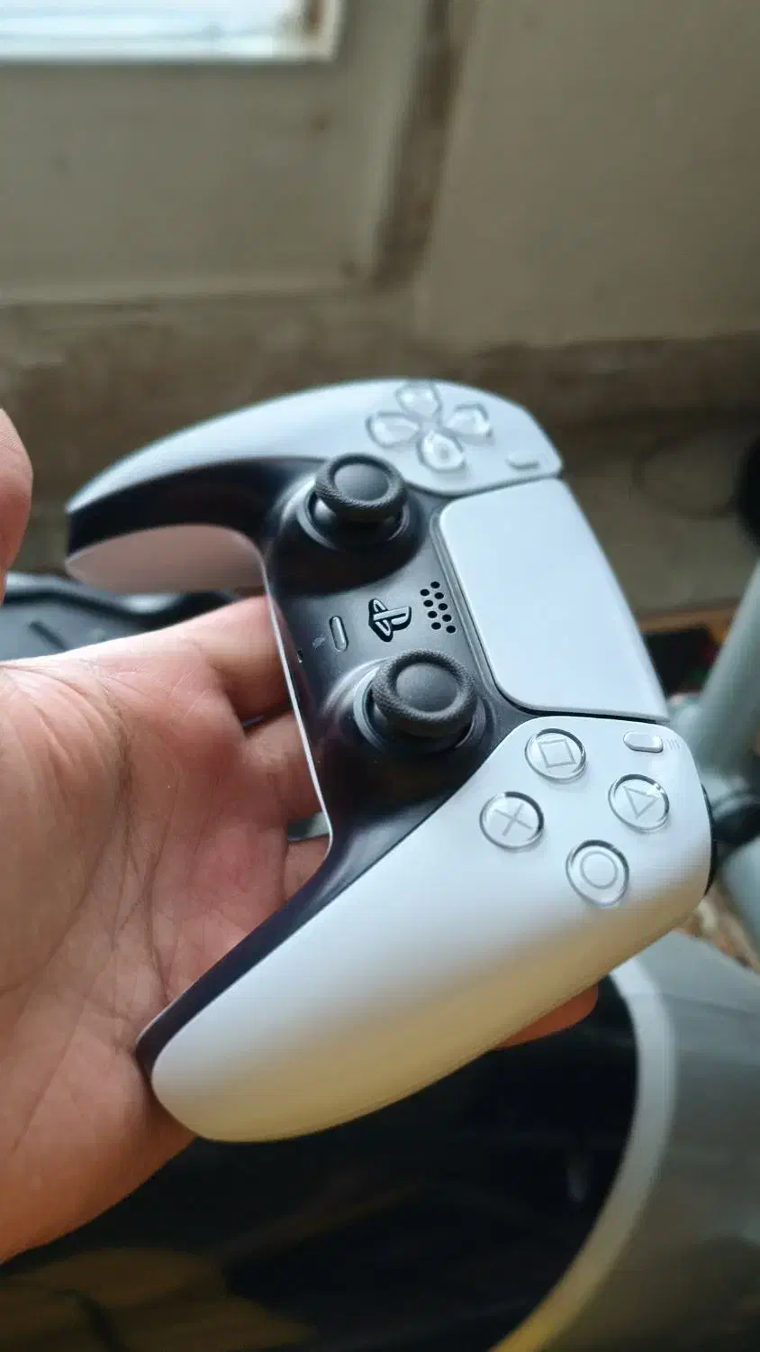 دسته ps5 در حد نو نو|کنسول، بازی ویدئویی و آنلاین|پرند, فاز ۲|دیوار