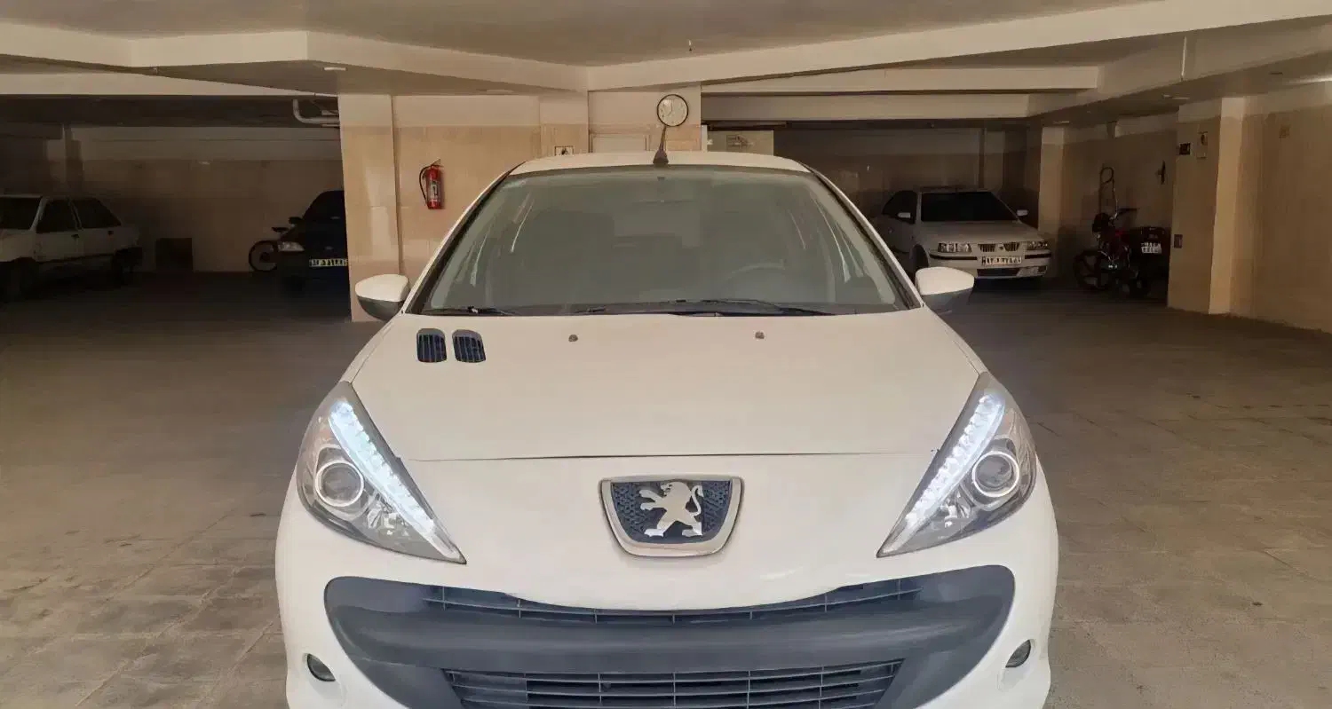 ۲۰۷سفید مدل ۱۴۰۲|خودرو سواری و وانت|رشت, گلسار|دیوار