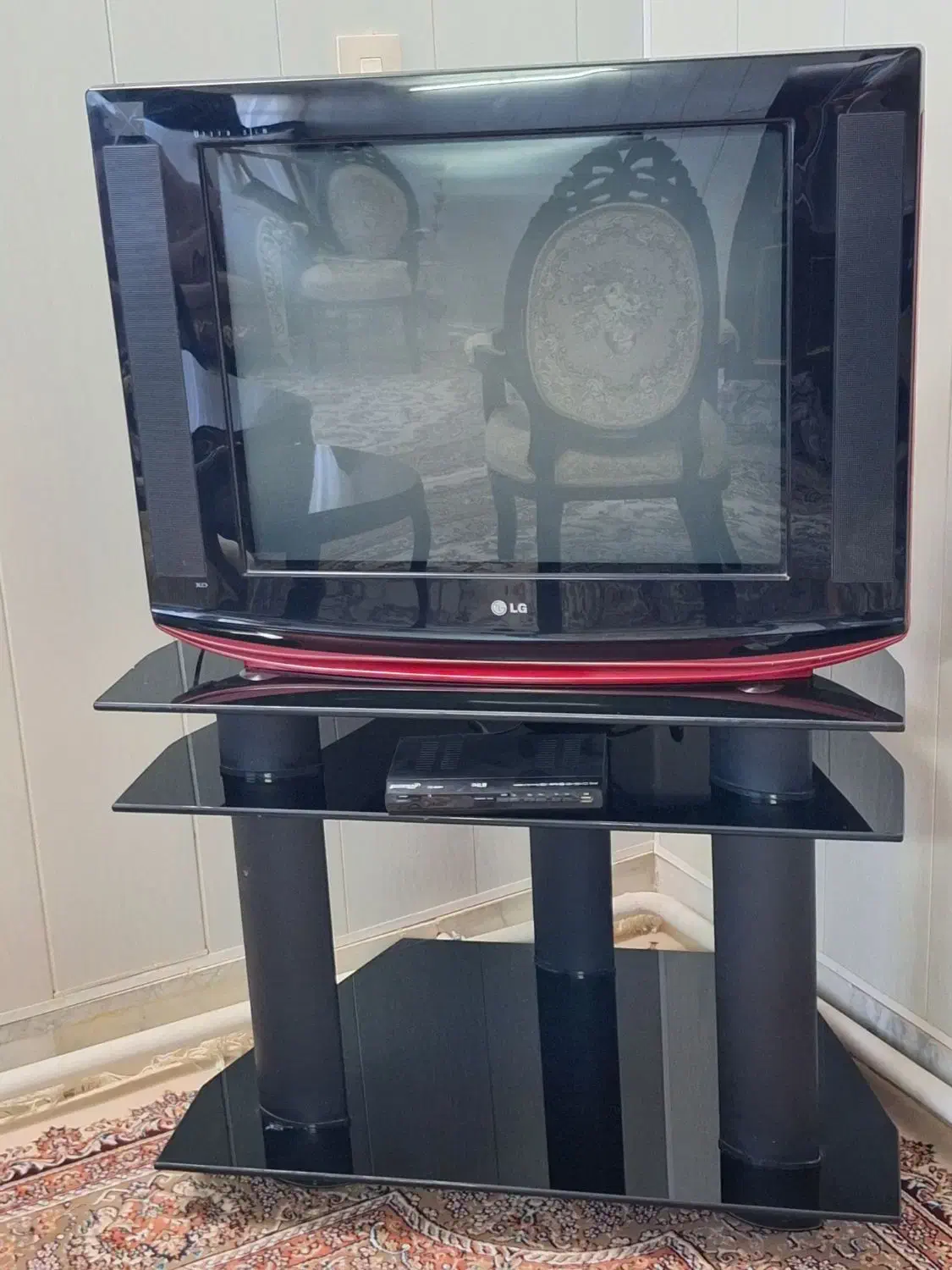 تلویزیون LG 29 inch همراه میز|تلویزیون و پروژکتور|کاشان, راوند|دیوار