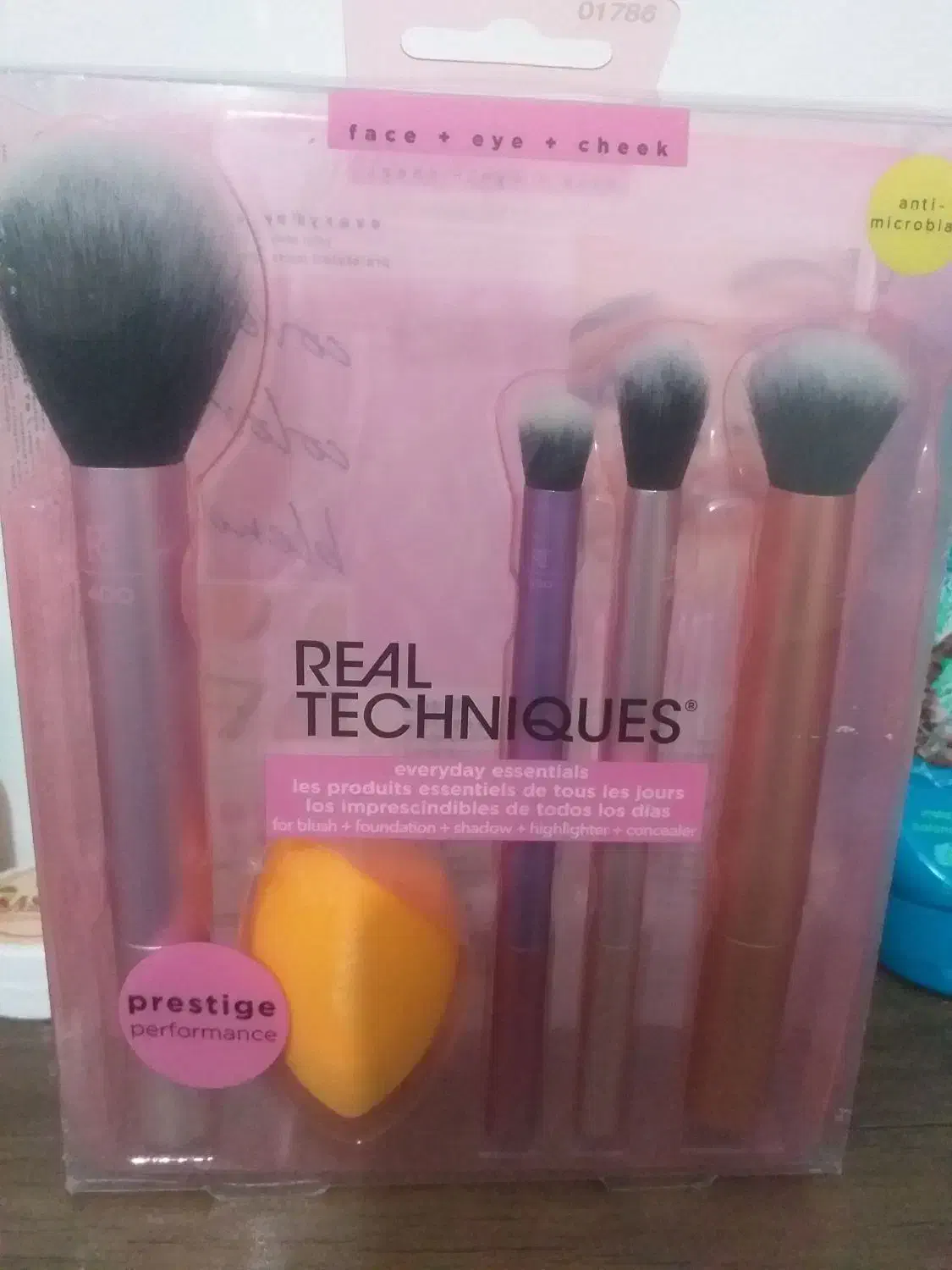 آرایشی|آرایشی، بهداشتی، درمانی|آستانه اشرفیه, |دیوار