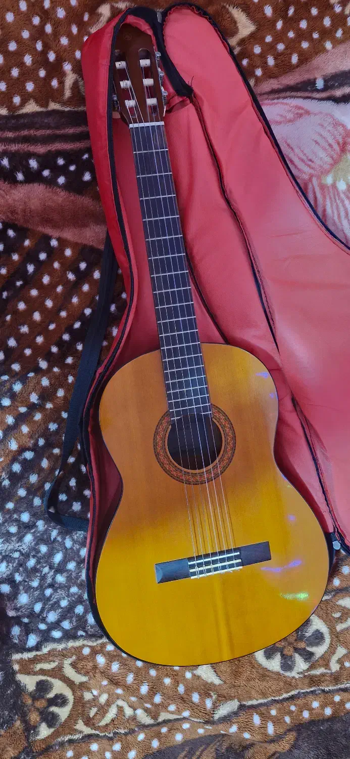 گیتار یاماها c40|گیتار، بیس، امپلیفایر|اهر, |دیوار