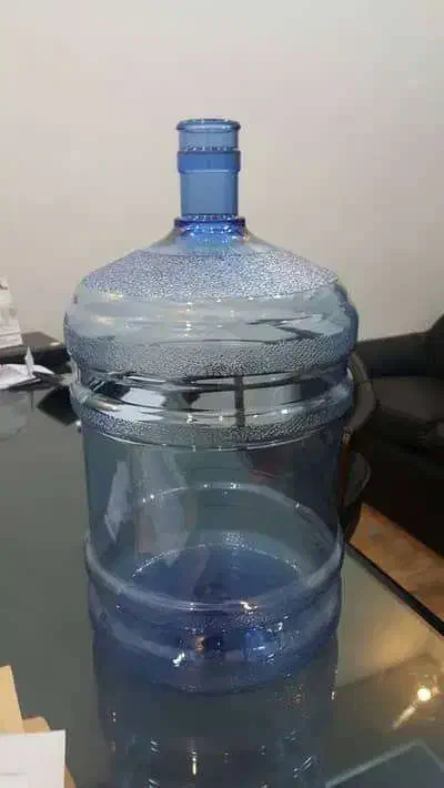 گالن آب ۲۰ لیتری مارک اکسیر|ظروف نگهدارنده، پلاستیکی، یک‌بارمصرف|کیش, |دیوار