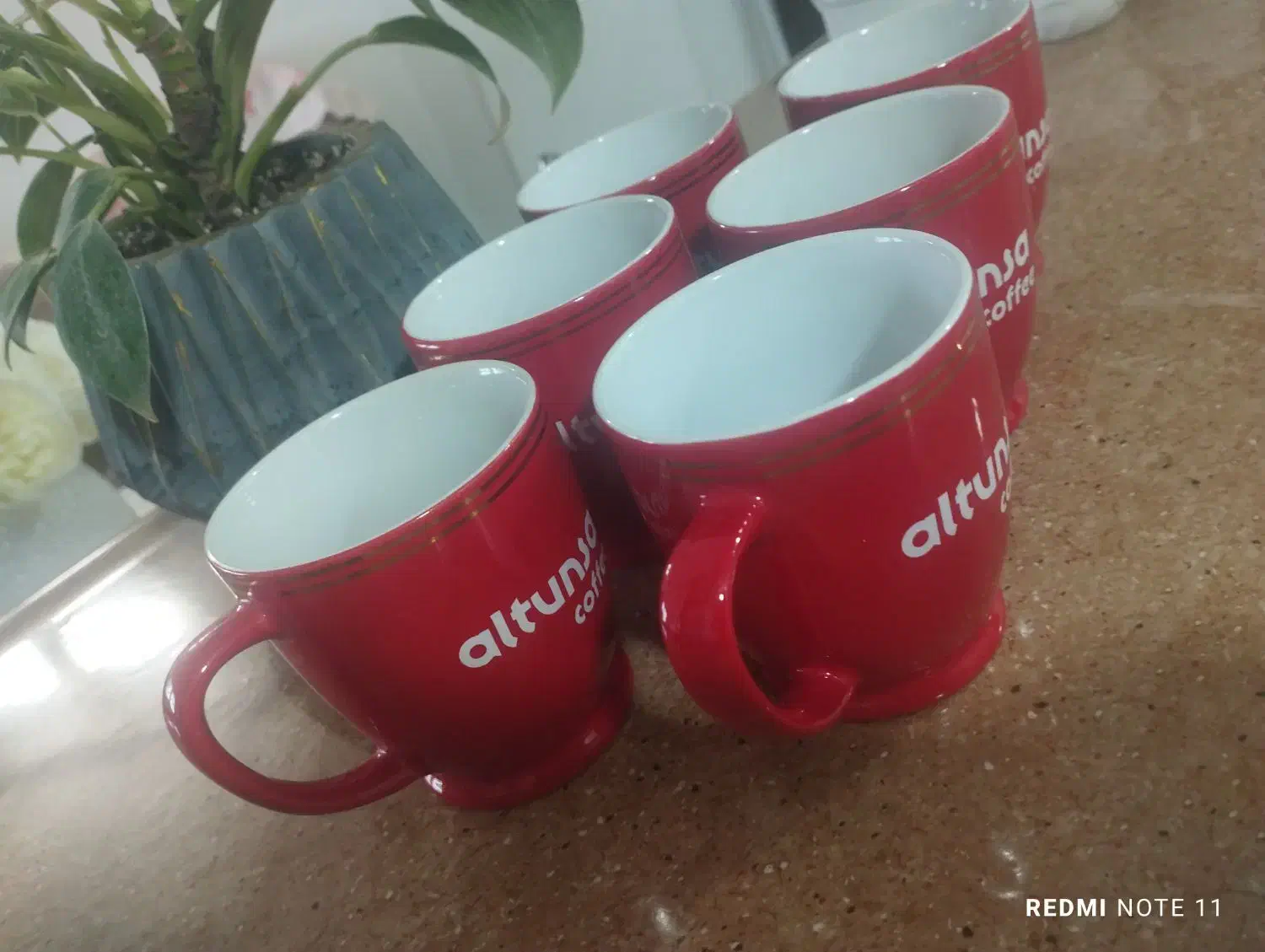 مقداری لوازم اشپزخانه|ظروف سرو و پذیرایی|قم, شاه سید علی|دیوار