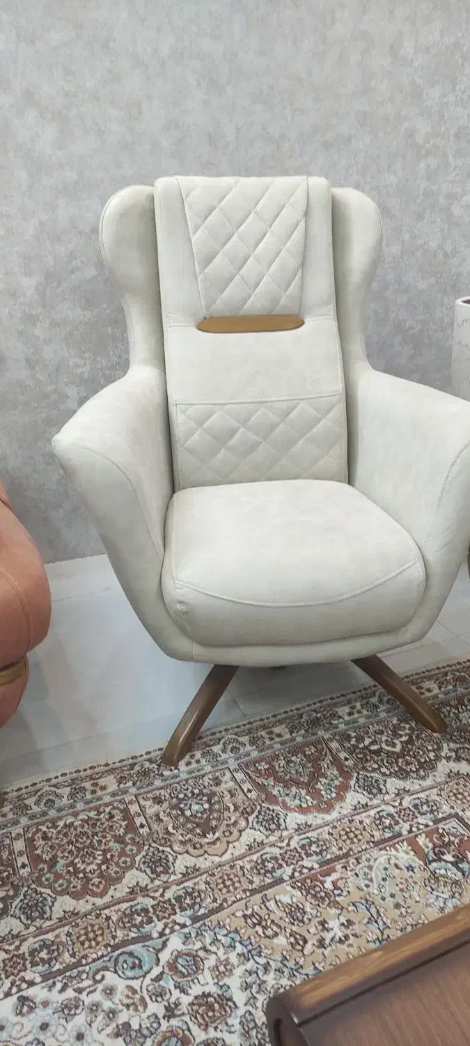 مبل کلاسیک تخت خواب شو در حد نو|مبلمان خانگی و میز عسلی|تربت‌حیدریه, شهرک ولیعصر|دیوار