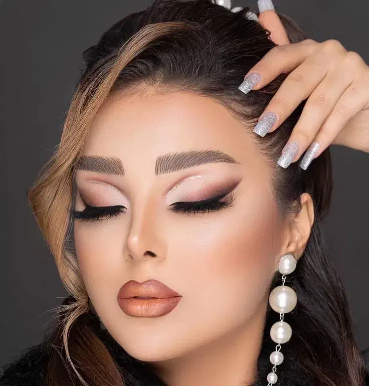 آموزش آرایشگری اقساط با استخدام ومدرک فنی حرفه ای|خدمات آرایشگری و زیبایی|بندرعباس, |دیوار