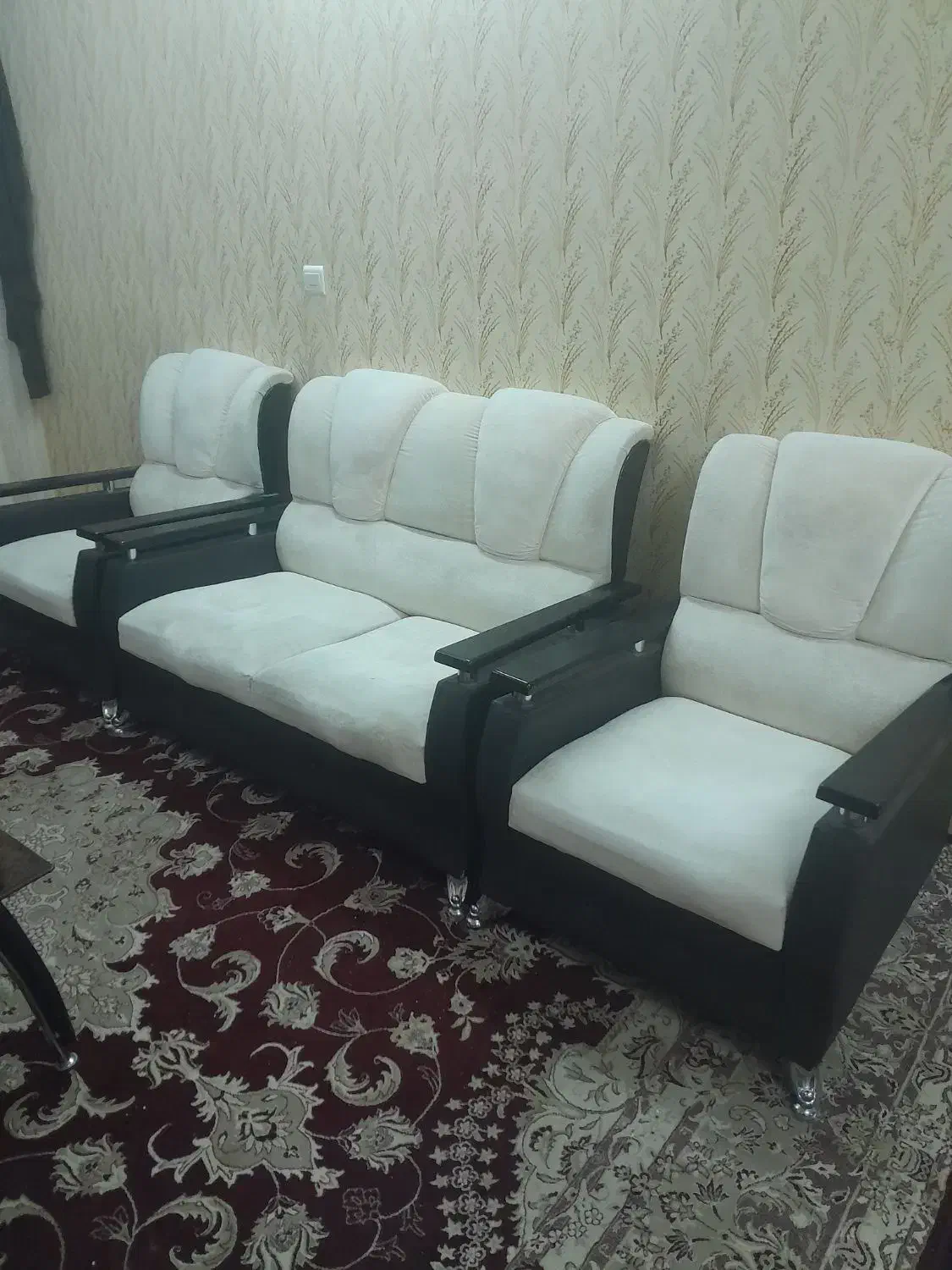 یک دست مبل ۷ نفره با میز وسط و عسلی|مبلمان خانگی و میز عسلی|اراک, |دیوار