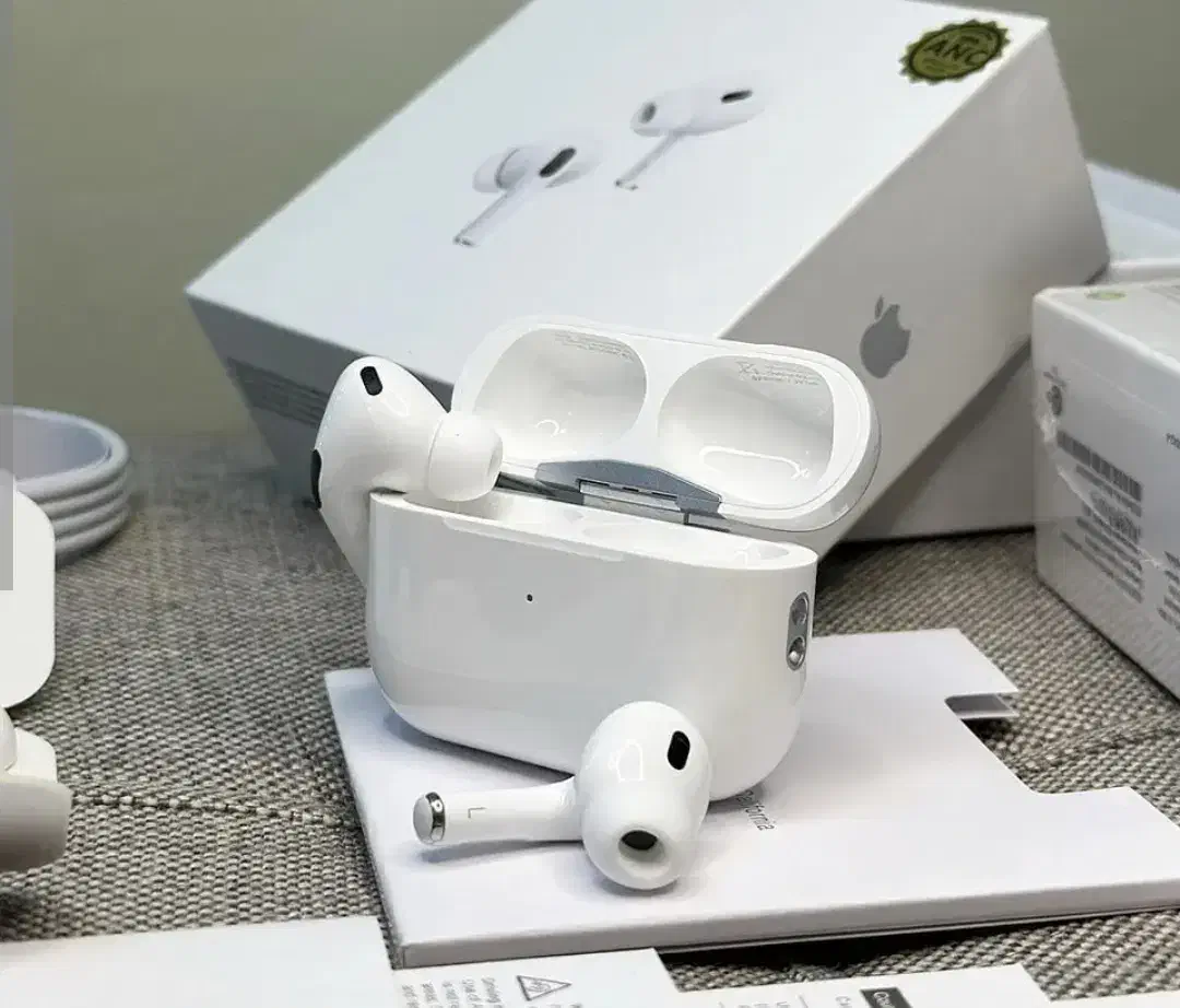 ایرپاد پرو 2 دقیقا مشابه نسخه اصلی|لوازم جانبی موبایل و تبلت|شیراز, شیشه‌گری|دیوار