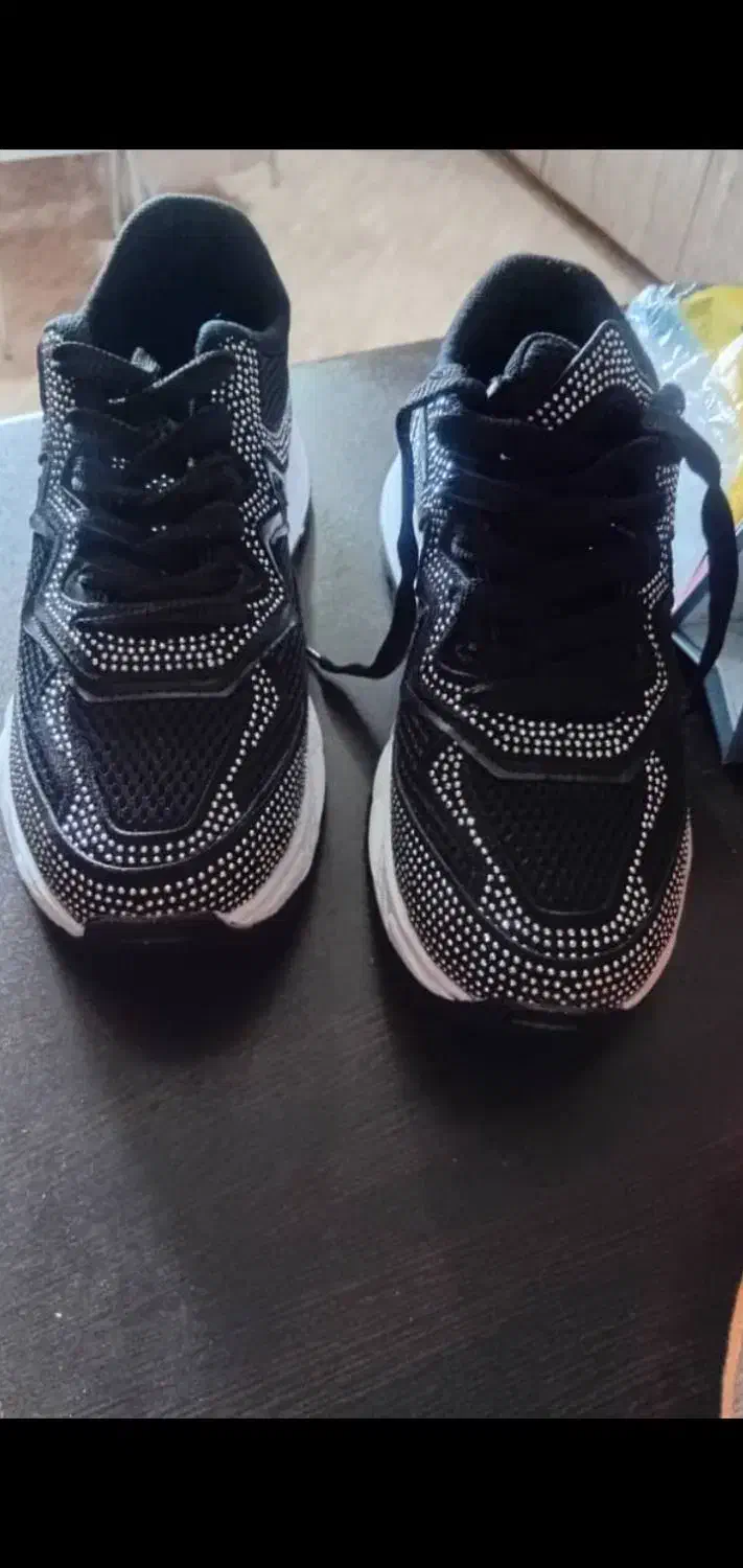 کتانی زنانه|کیف، کفش، کمربند|رشت, هلال احمر|دیوار