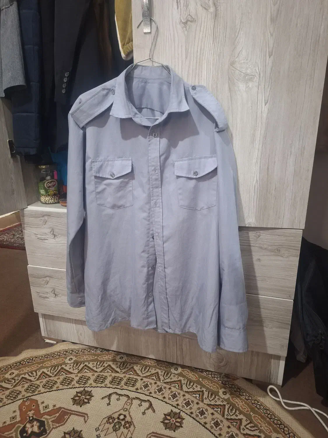 کاپشن حراست ، لباس|لباس|شیراز, پانصد دستگاه ارتش|دیوار