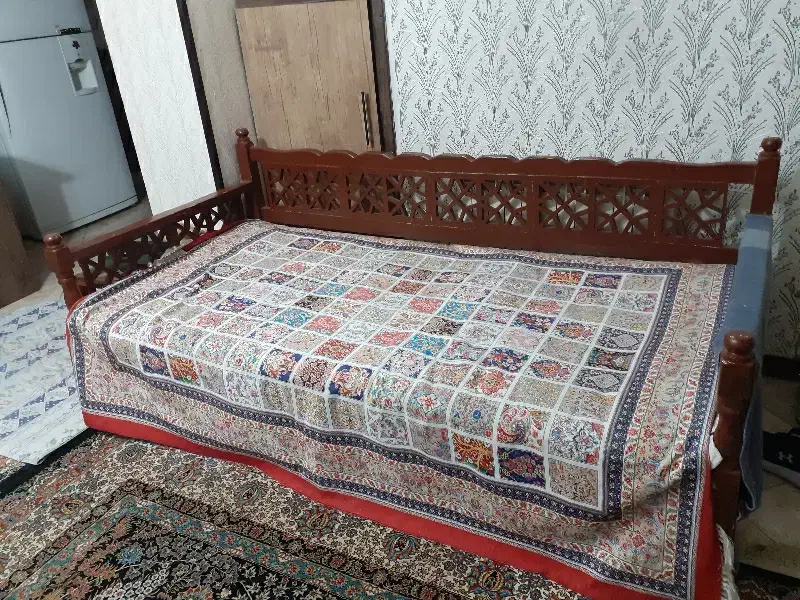 تخت سنتی|تخت و سرویس خواب|شاهین‌شهر, عطار|دیوار