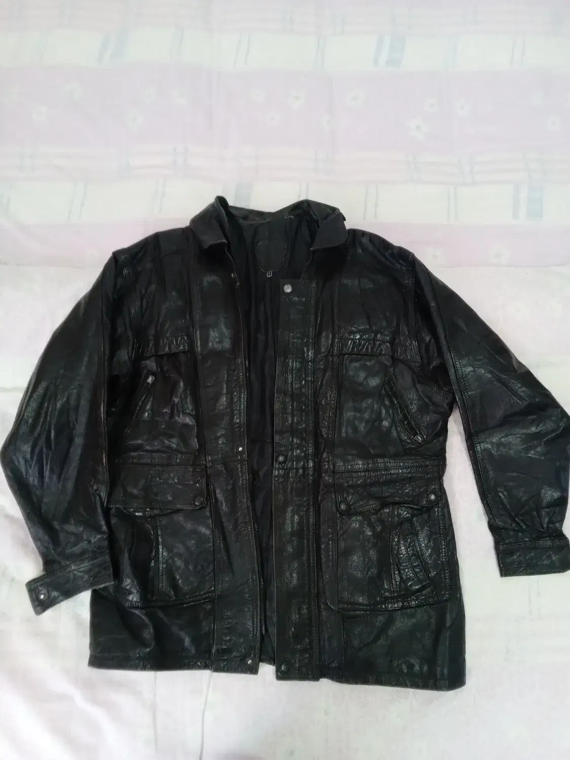 کاپشن چرم|لباس|شیروان (خراسان), |دیوار