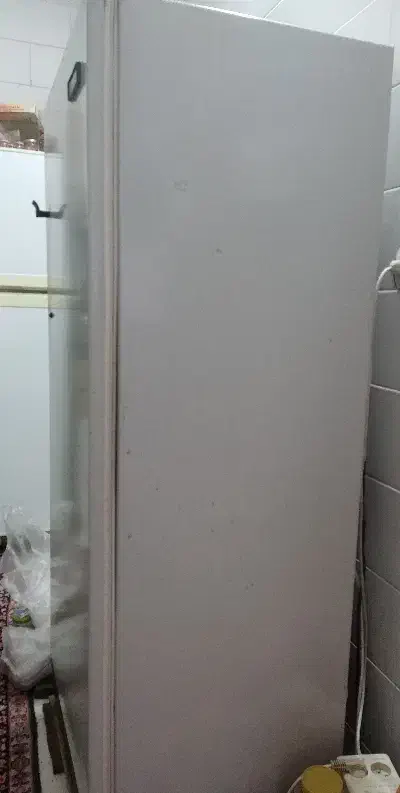 یخچال ( به علت جابه جایی با قیمت کم)|یخچال و فریزر|یزد, |دیوار