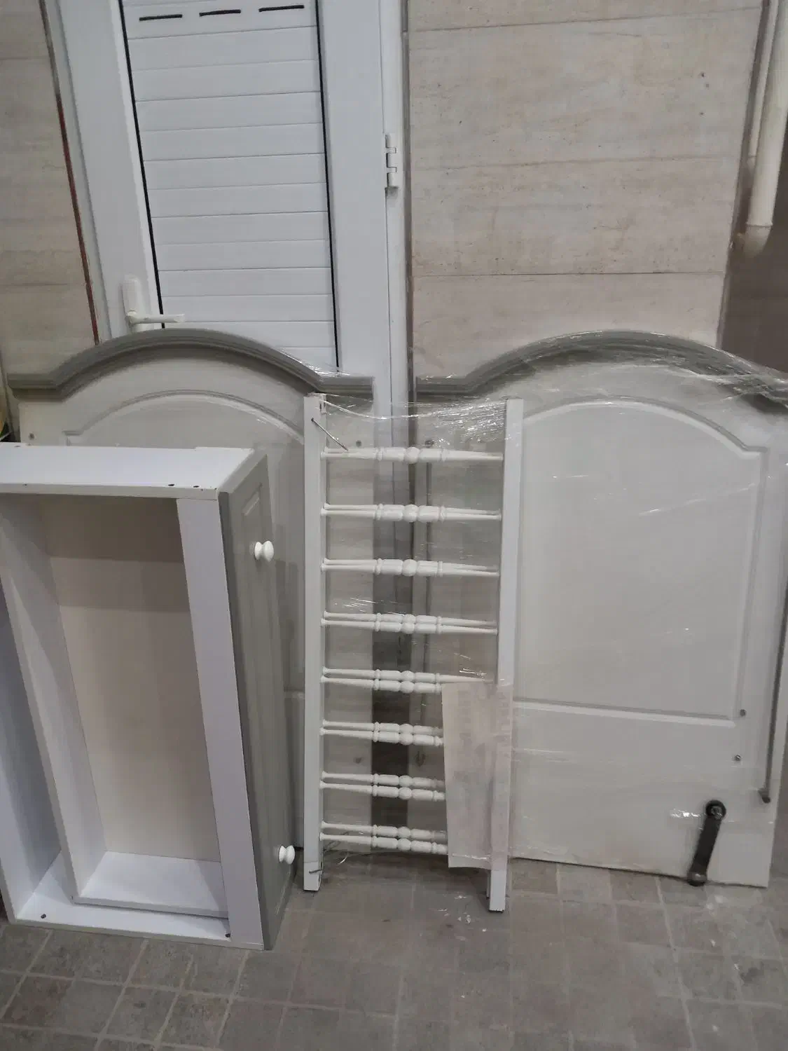 تخت و کالسکه|اسباب و اثاث بچه|لنگرود, |دیوار