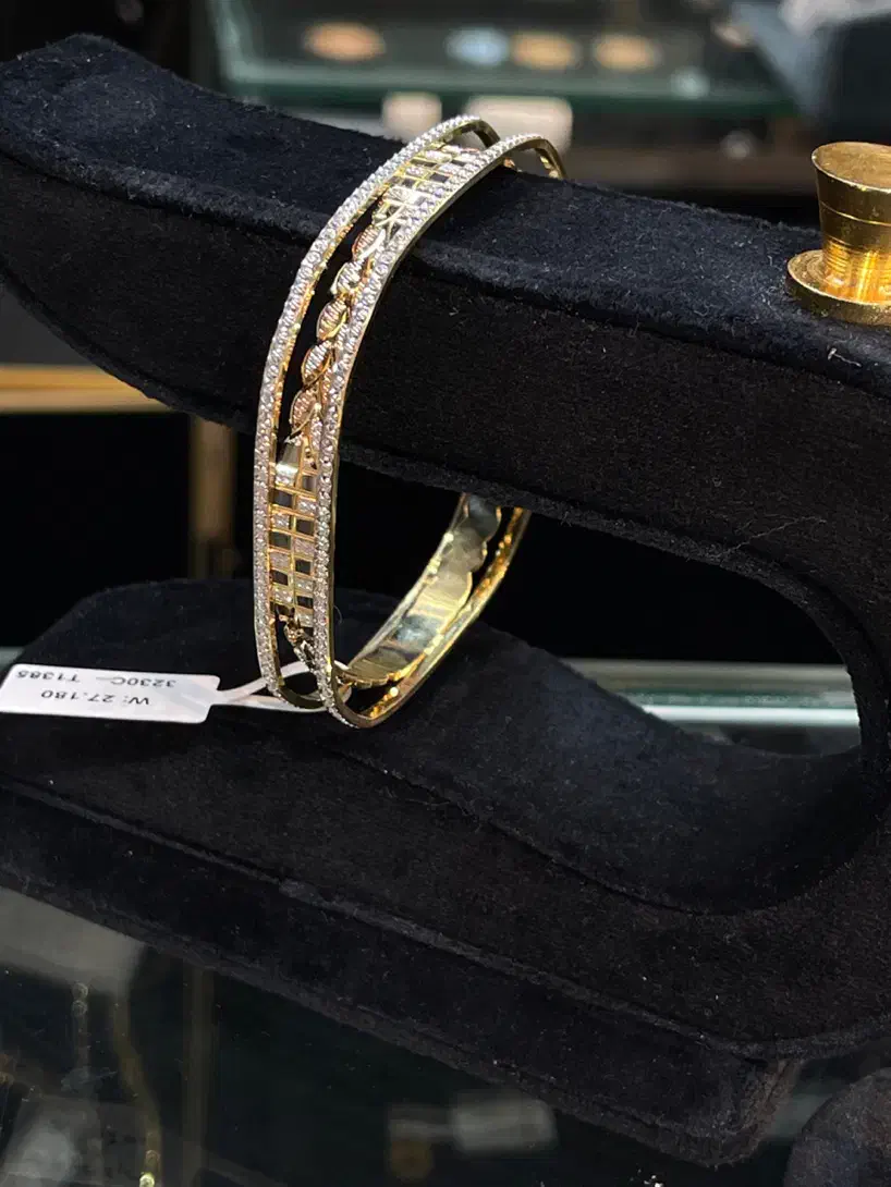 دستبند و نیم تک و تمیمه|جواهرات|شیراز, ملاصدرا|دیوار