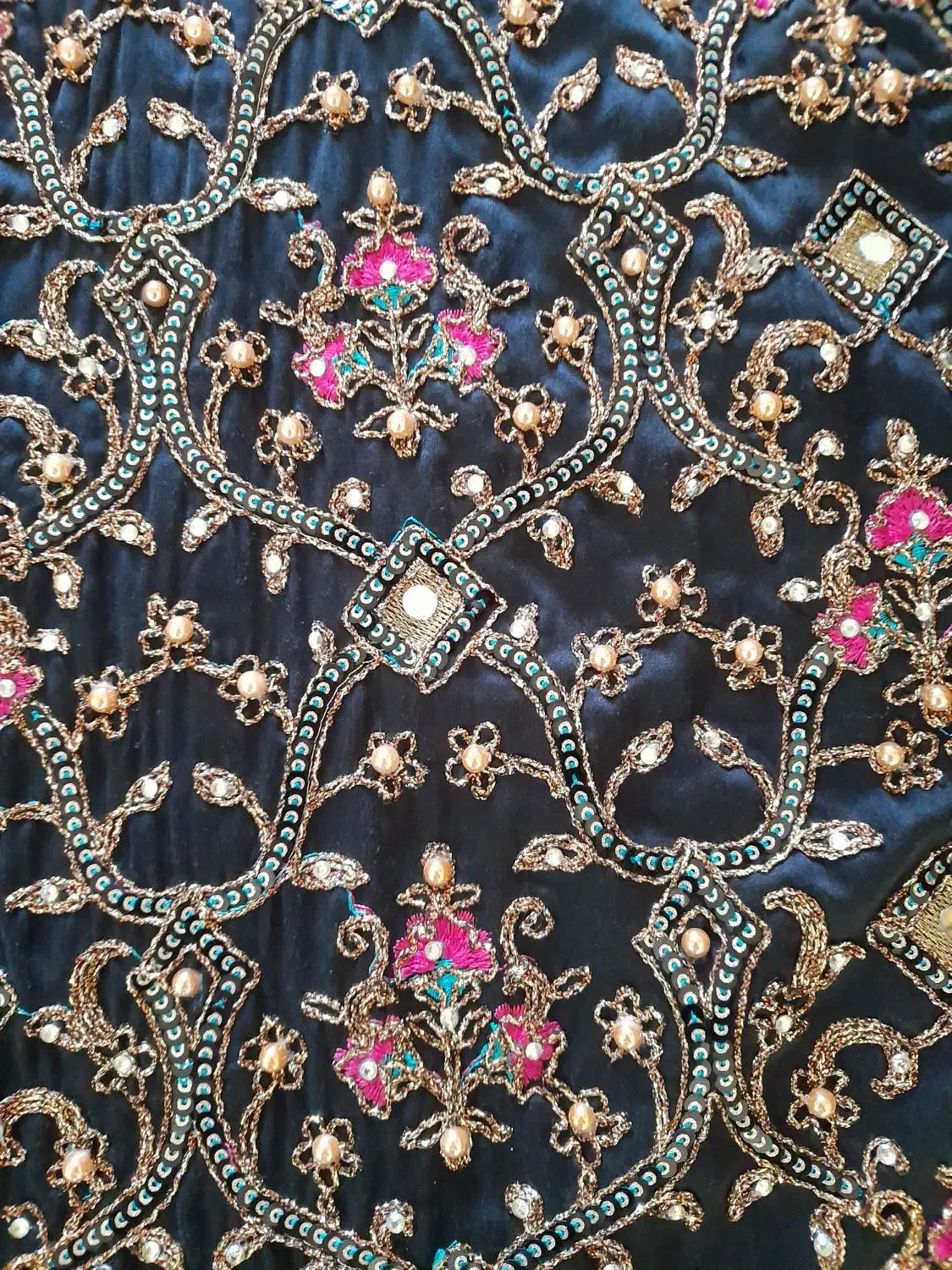 دوتا مانتو مجلسی سوزندوزی|لباس|اراک, |دیوار