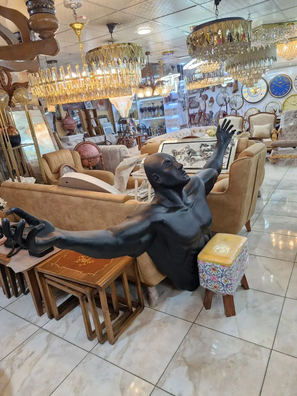 مجسمه فایبر گلاس دم قسط|مجسمه، تندیس، ماکت|اهواز, کوی سعدی|دیوار