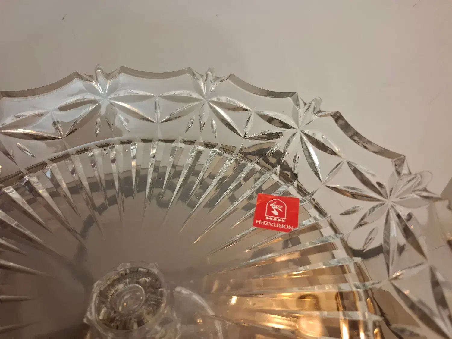 ظرف پایه دار میوه خوری یا شیرینی خوری کاملا نو|ظروف سرو و پذیرایی|اصفهان, باغ دریاچه|دیوار