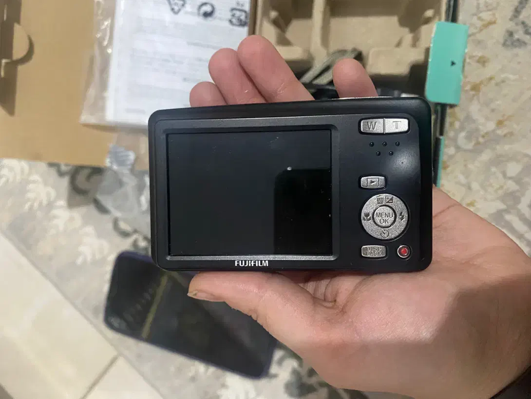 دوربین دیجیتال finepix|دوربین عکاسی و فیلم‌برداری|اندیشه, پرنیان|دیوار