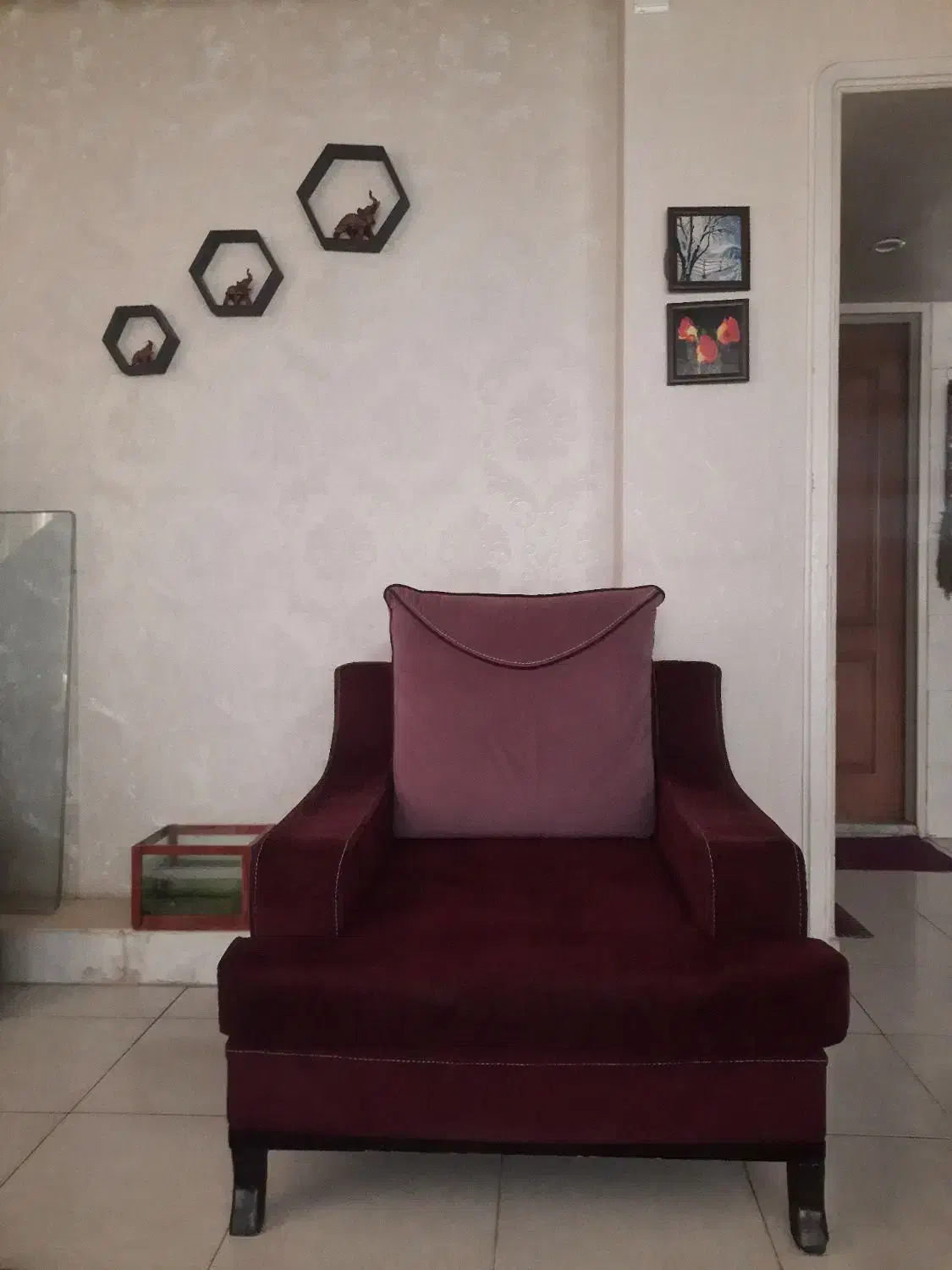 مبل راحتی ترک ۷ نفره با میز|مبلمان خانگی و میز عسلی|اصفهان, طامه|دیوار