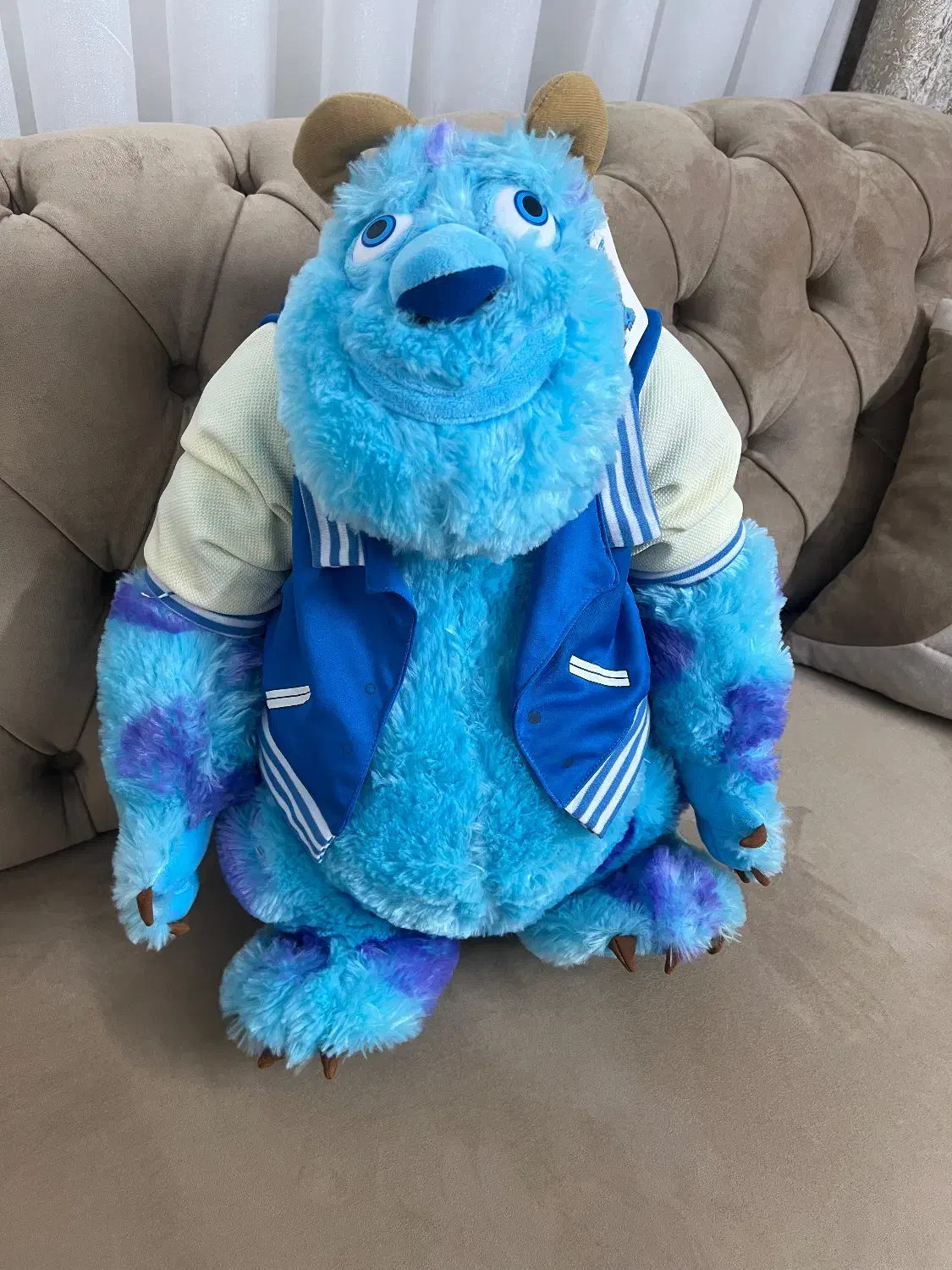 عروسک سالیوان|اسباب‌‌بازی|ری, دیلمان|دیوار