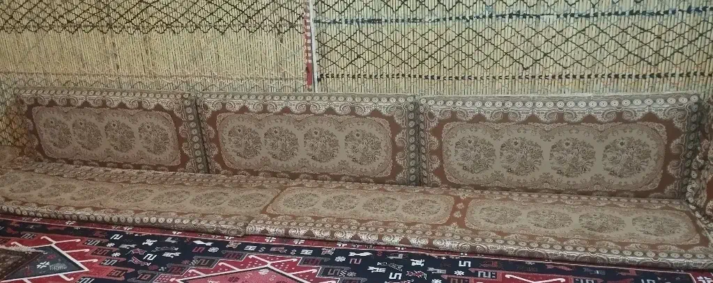 پشتی خلیجی|پشتی|اهواز, زندوکیلی|دیوار