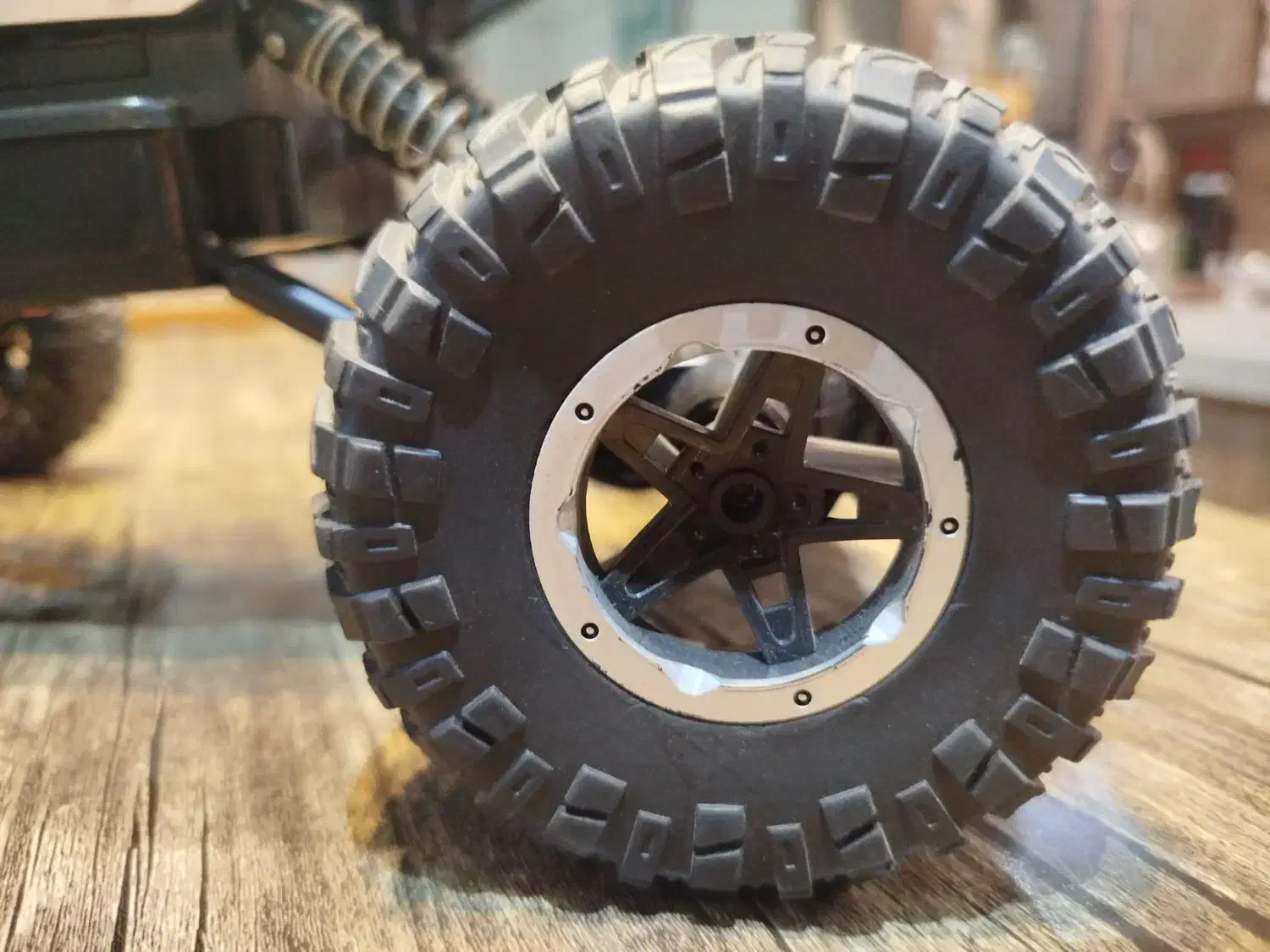 یک عدد ماشین آهنی کنترلی با کیفیت بالا|اسباب‌‌بازی|تهران, سهروردی|دیوار