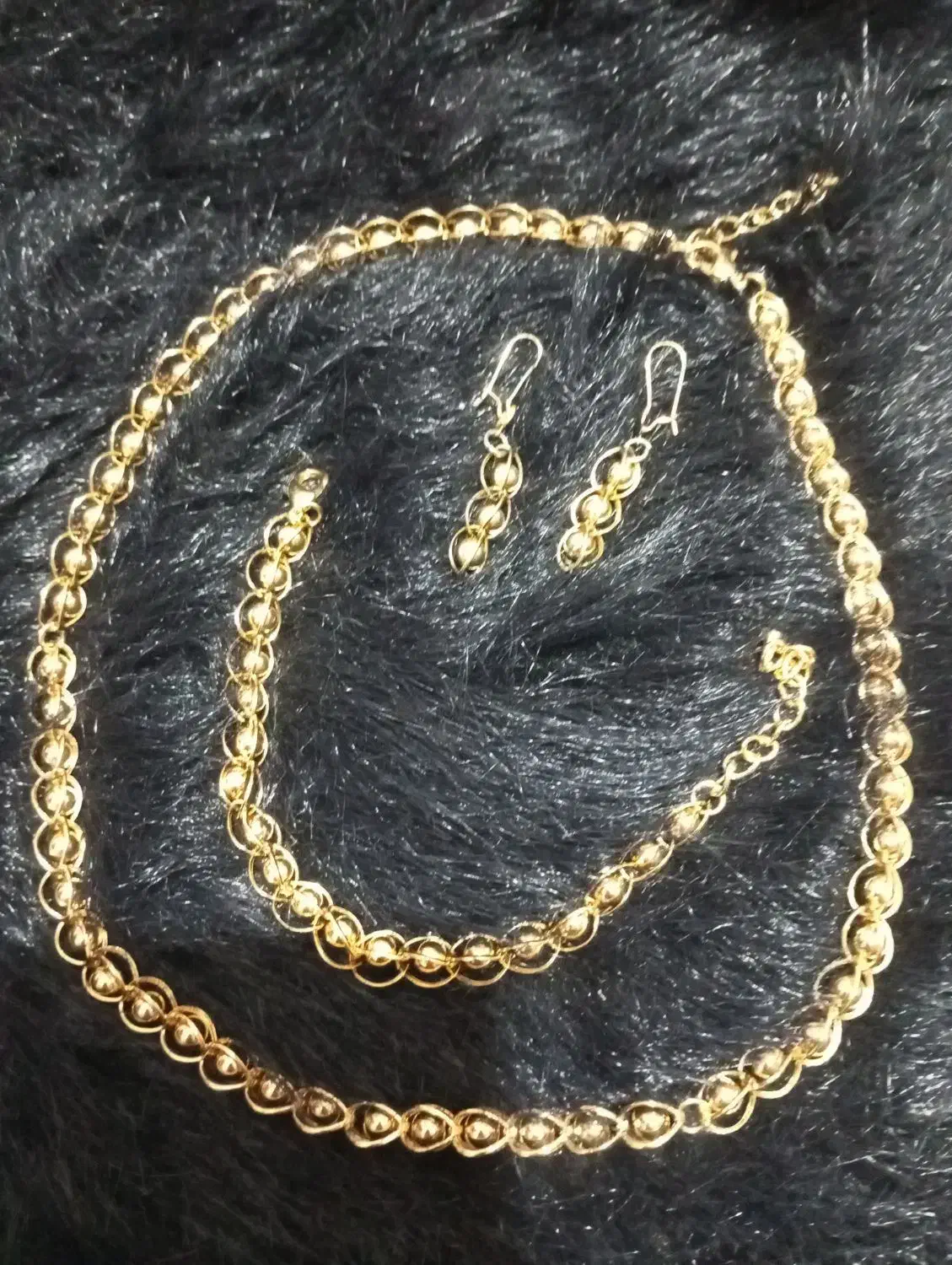 سرویس هندی|بدلیجات|شیراز, مبعث|دیوار