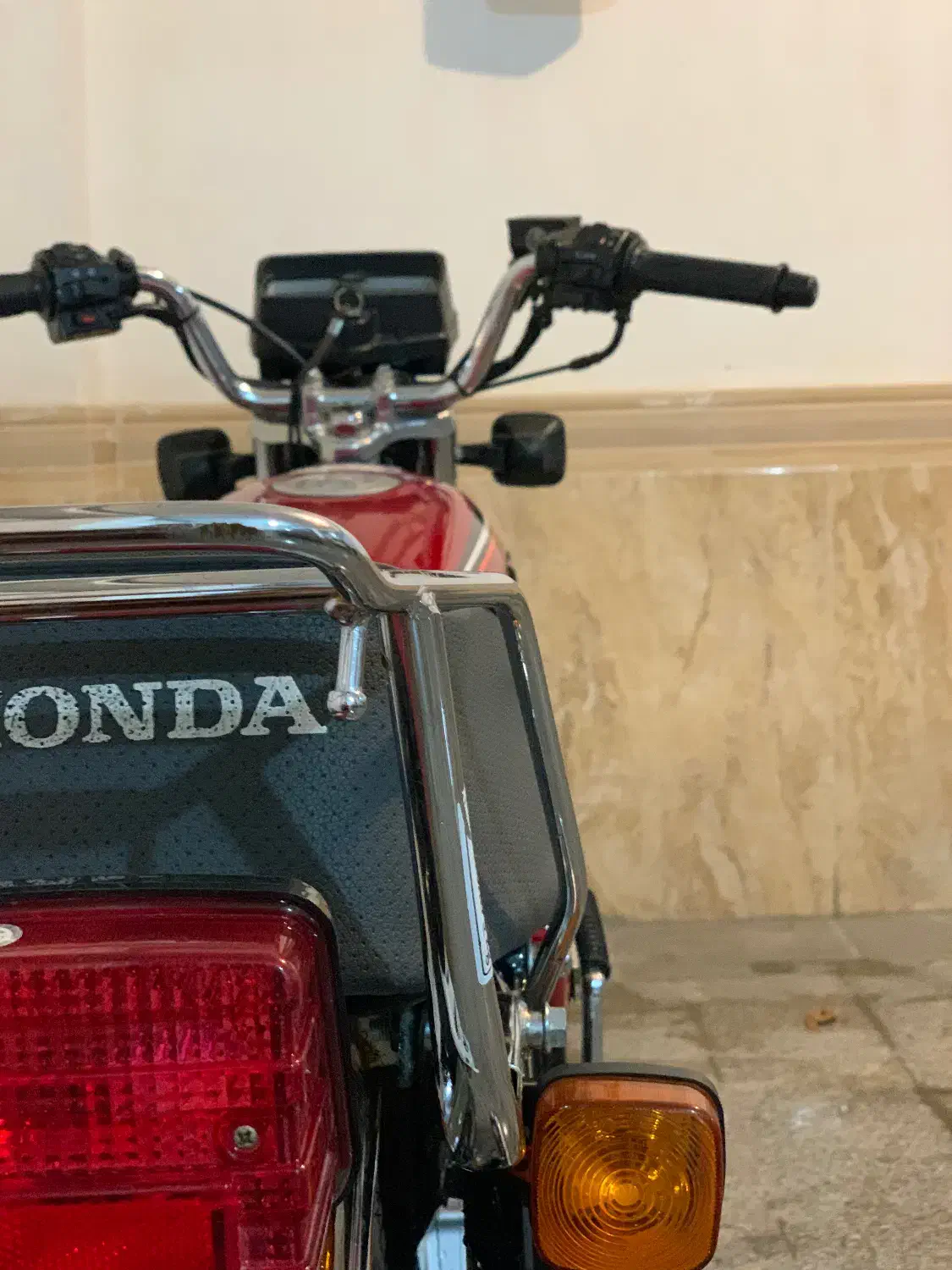 کبیر 1403|موتورسیکلت|آشخانه, |دیوار