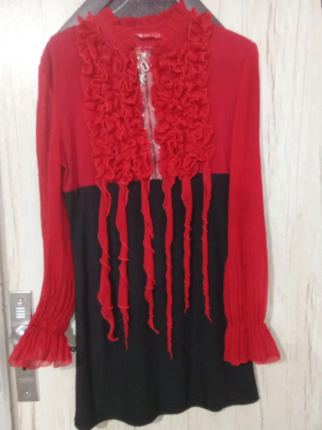 شومیز قرمز|لباس|ابهر, |دیوار