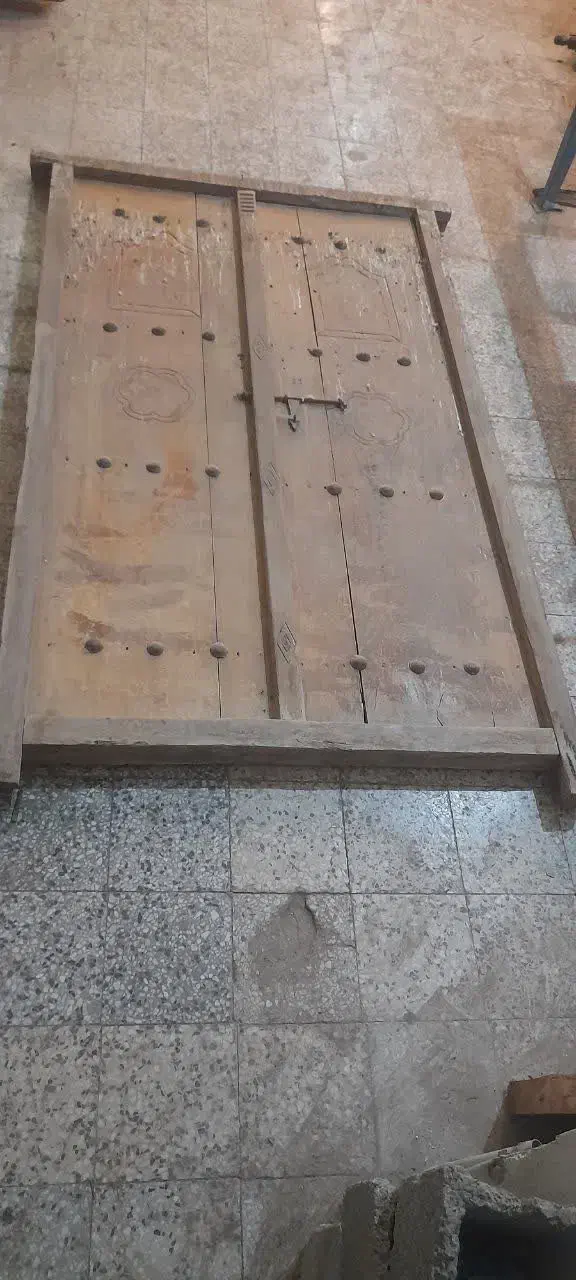 درب عتیقه چوبی|کلکسیون اشیاء عتیقه|بوشهر, |دیوار