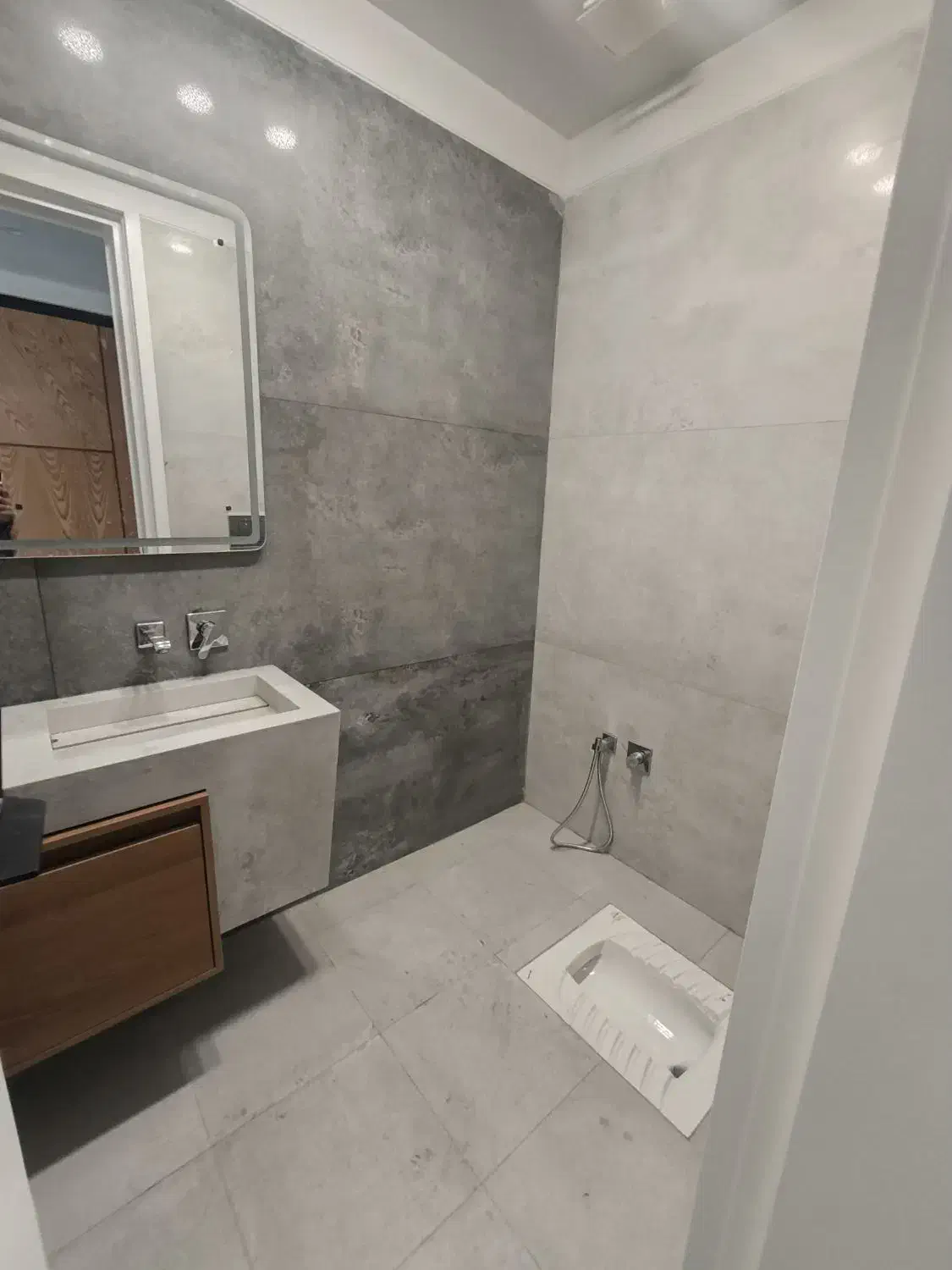 رهن کامل/نوساز/۹۵متر/بدون مشابه/فایل شخصی