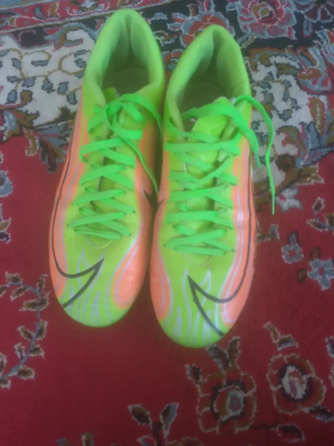 کفش فوتبال چمنی|کیف، کفش، کمربند|ابریشم, |دیوار