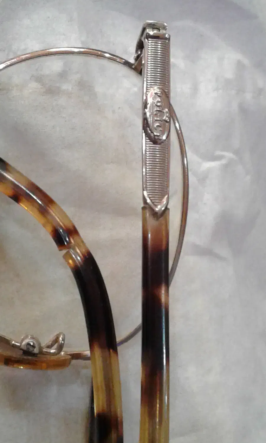 عینک کلکسیونی پلیس|کلکسیون اشیاء عتیقه|ماسوله, |دیوار