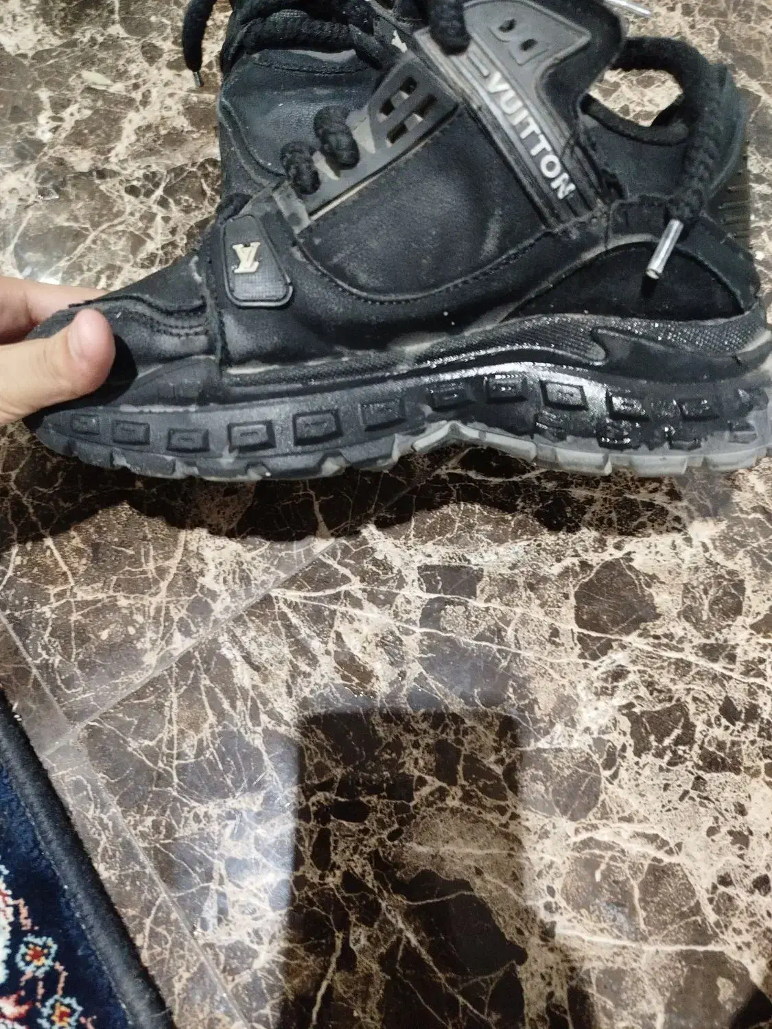 کفش|کیف، کفش، کمربند|کرج, بنیاد|دیوار