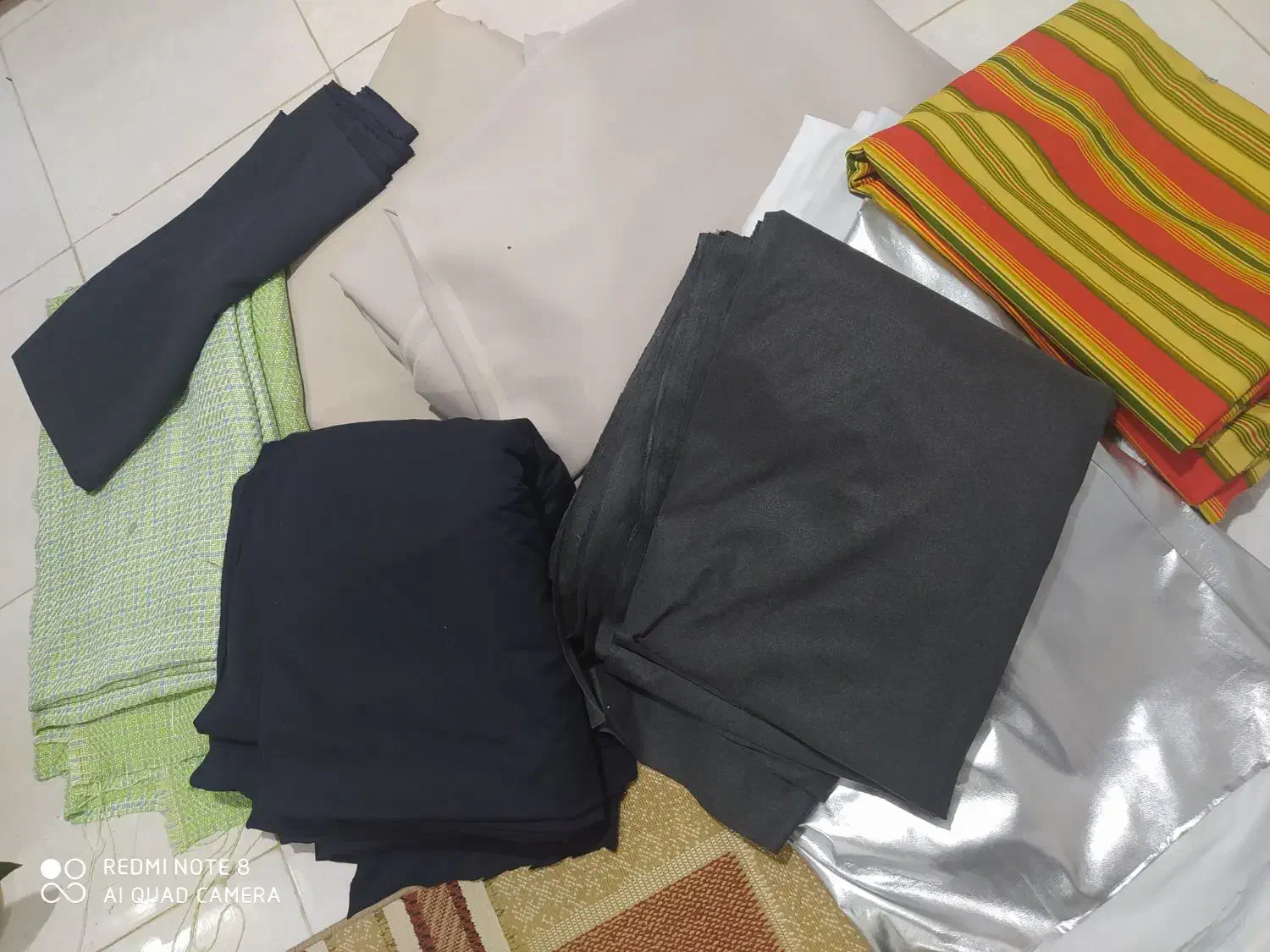 پارچه‌|لوازم خیاطی و بافتنی|بندر گناوه, |دیوار