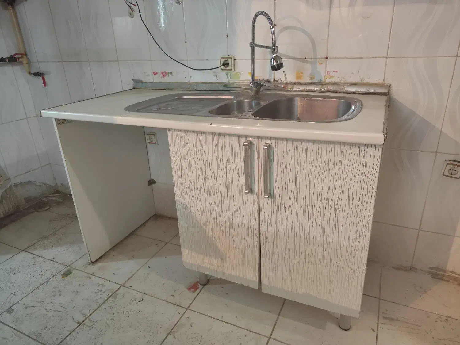 هرچی توتصویر به قیمت خیلی مناسبچ|آبچکان و نظمدهنده ظروف|پرند, فاز ۵|دیوار