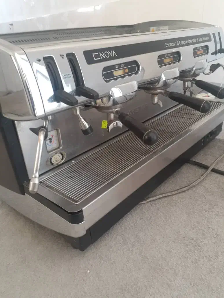 فروش فوری دستگاه قهوه ساز صنعتی به علت بدهی|سماور، چای‌ساز، قهوه‌ساز|یاسوج, |دیوار