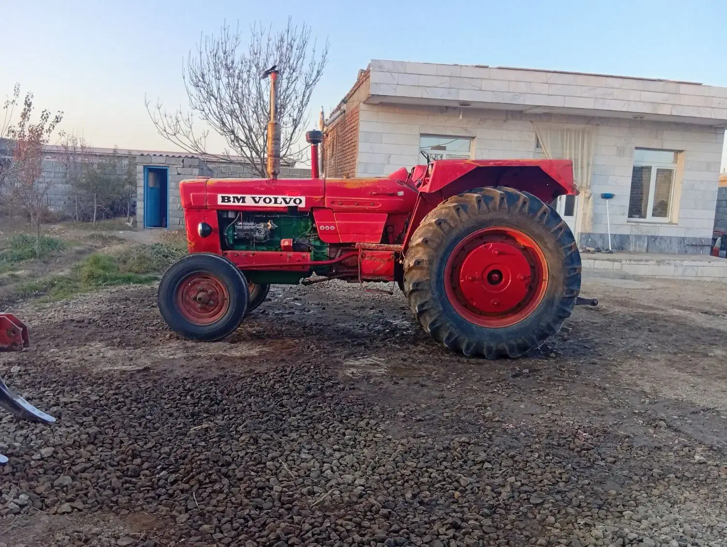 فروش تراکتور بی ام ولوو شیش سیلندر 800عتیقه|خودرو سنگین|اردبیل, |دیوار