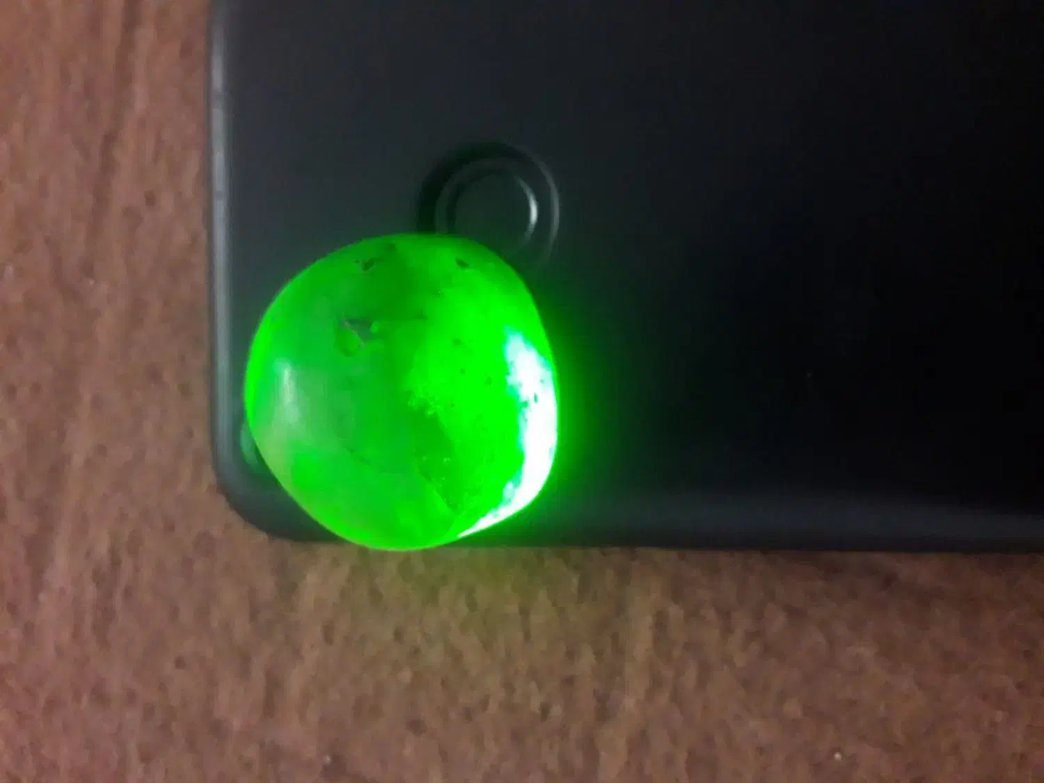 سنگ  زیبا نور عبور میده سبز   معاوضه با نقره|جواهرات|قم, میرزائیه|دیوار