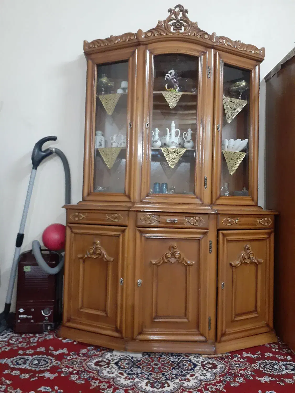 بوفه دو تیکه تمیز قیمت هفت صد هزار تومان شهسواران|بوفه، ویترین، کنسول|معصومیه, |دیوار