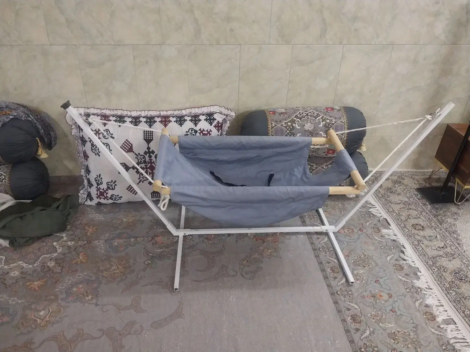 گهواره|اسباب و اثاث بچه|زارچ, |دیوار