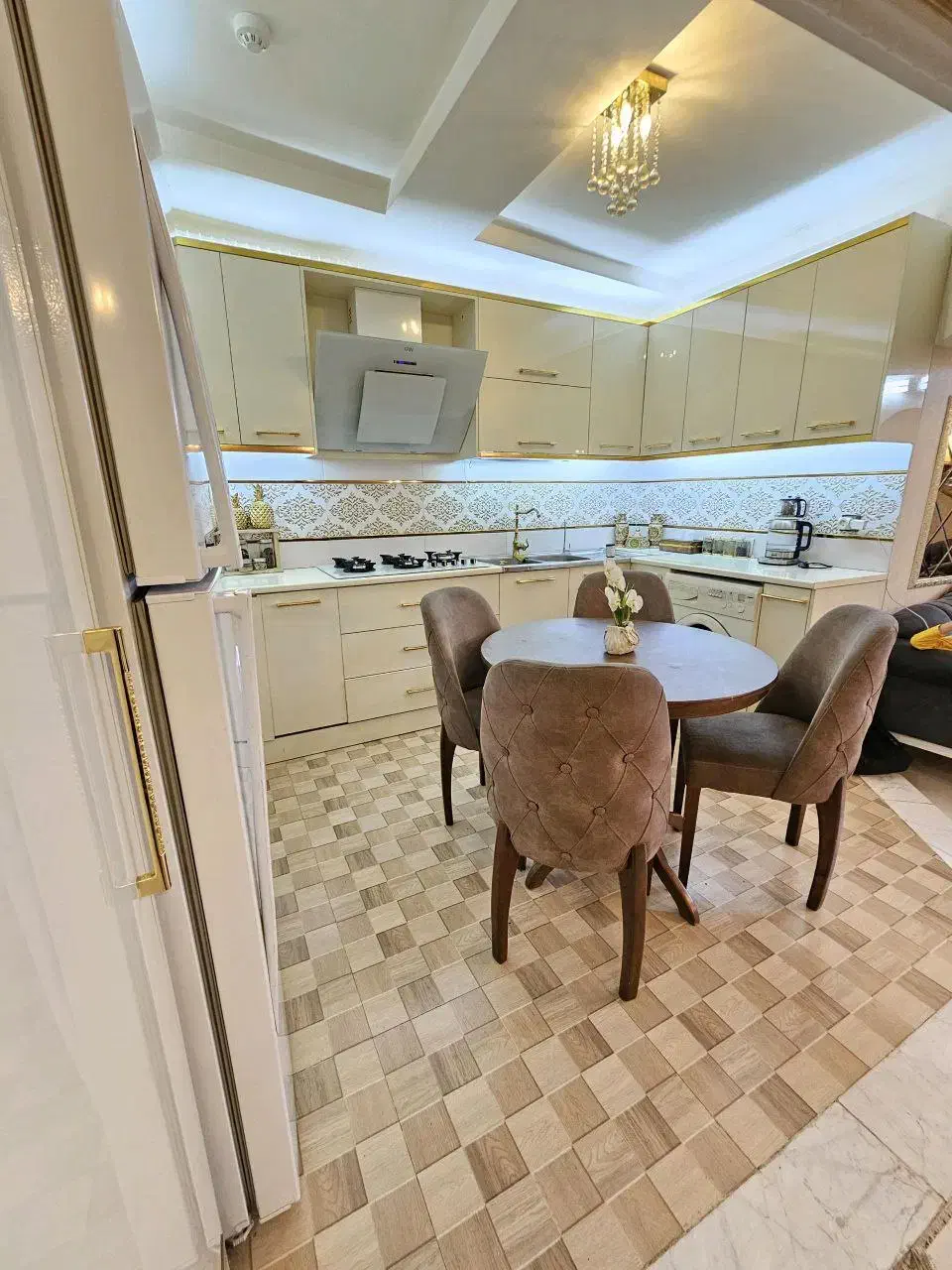 متـ84ـر سـنـددار/شـخصـی سـاز/«تـک فـایـل مـنطقـه»|فروش آپارتمان|قم, هنرستان|دیوار