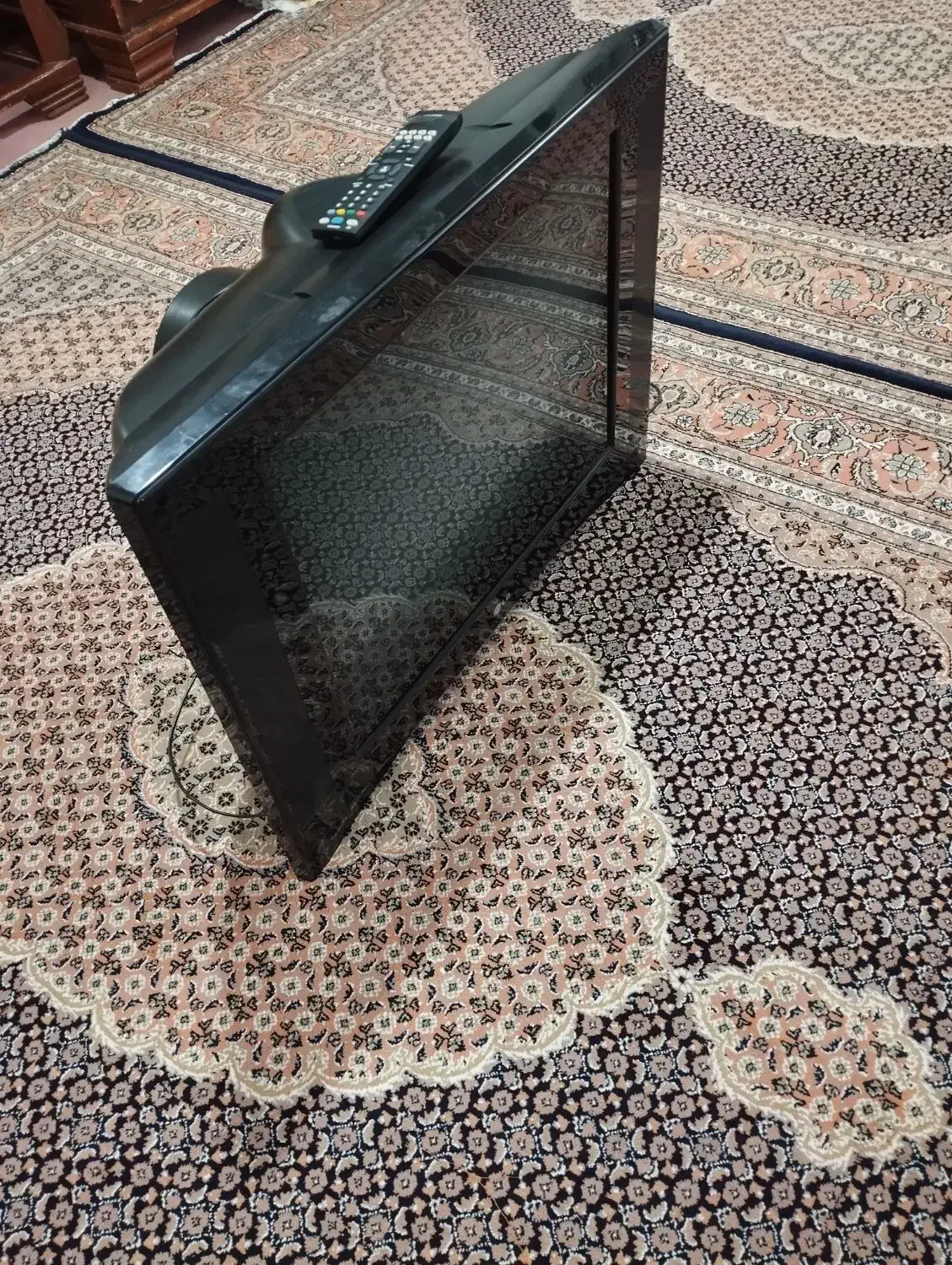 تلویزیون ۳۲اینچ الجی|تلویزیون و پروژکتور|نمین, |دیوار