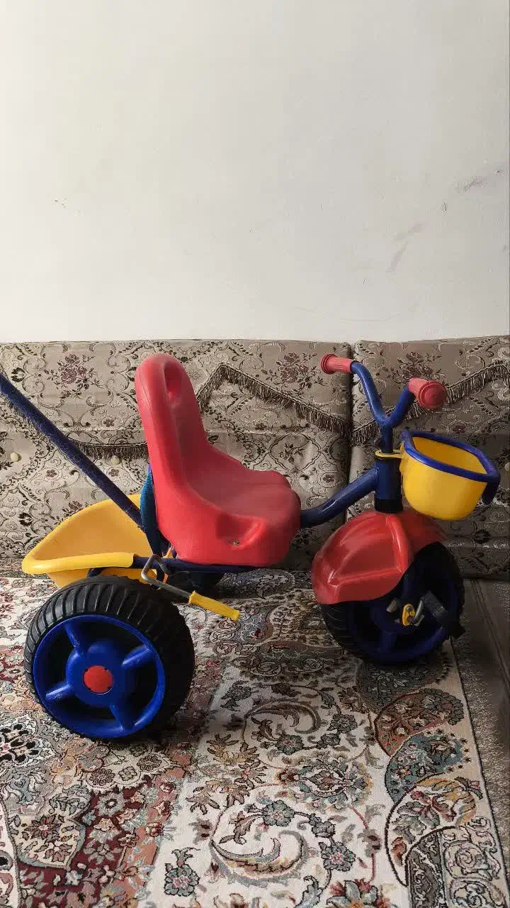 سه چرخه کودک|دوچرخه، اسکیت، اسکوتر|برخوار, |دیوار