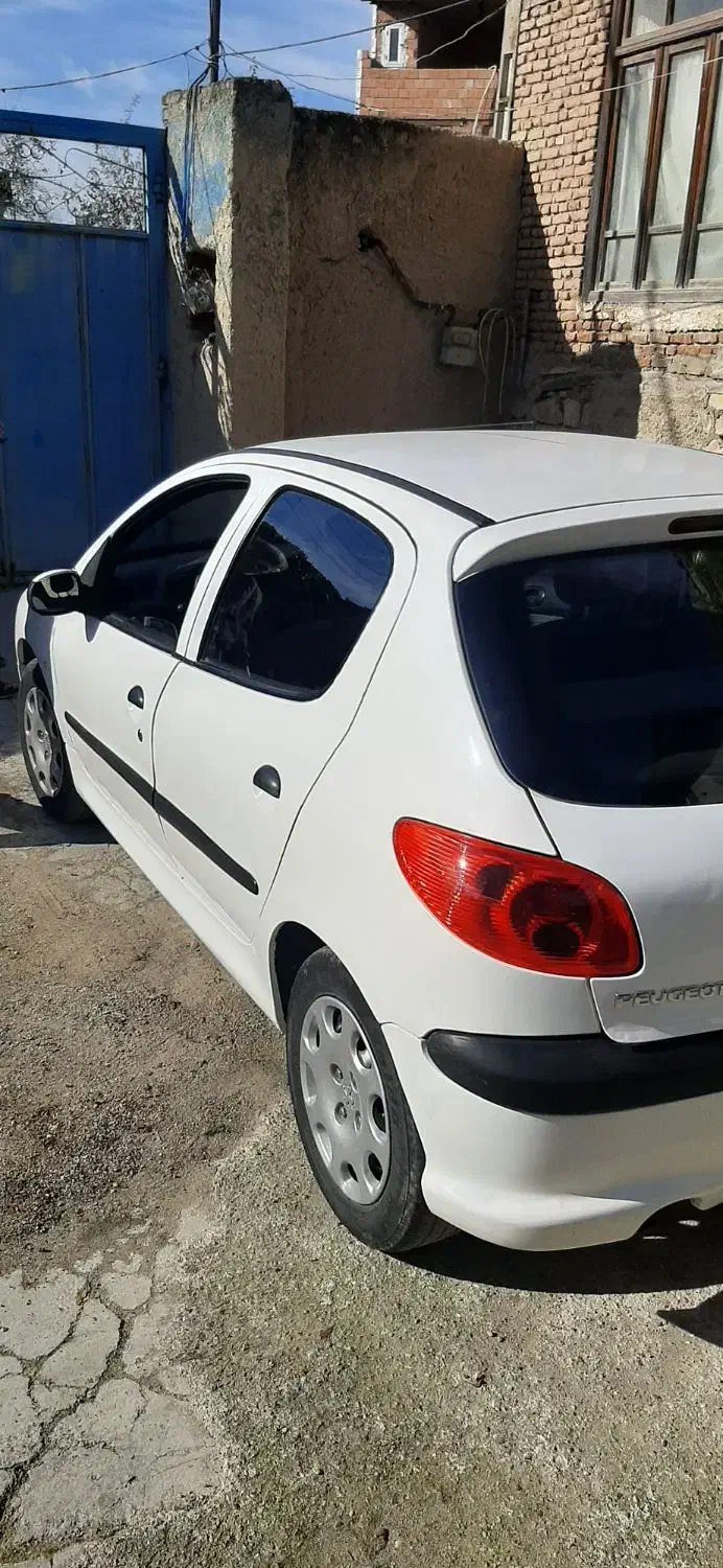 پژو۲۰۶ سفید|خودرو سواری و وانت|بهشهر, |دیوار