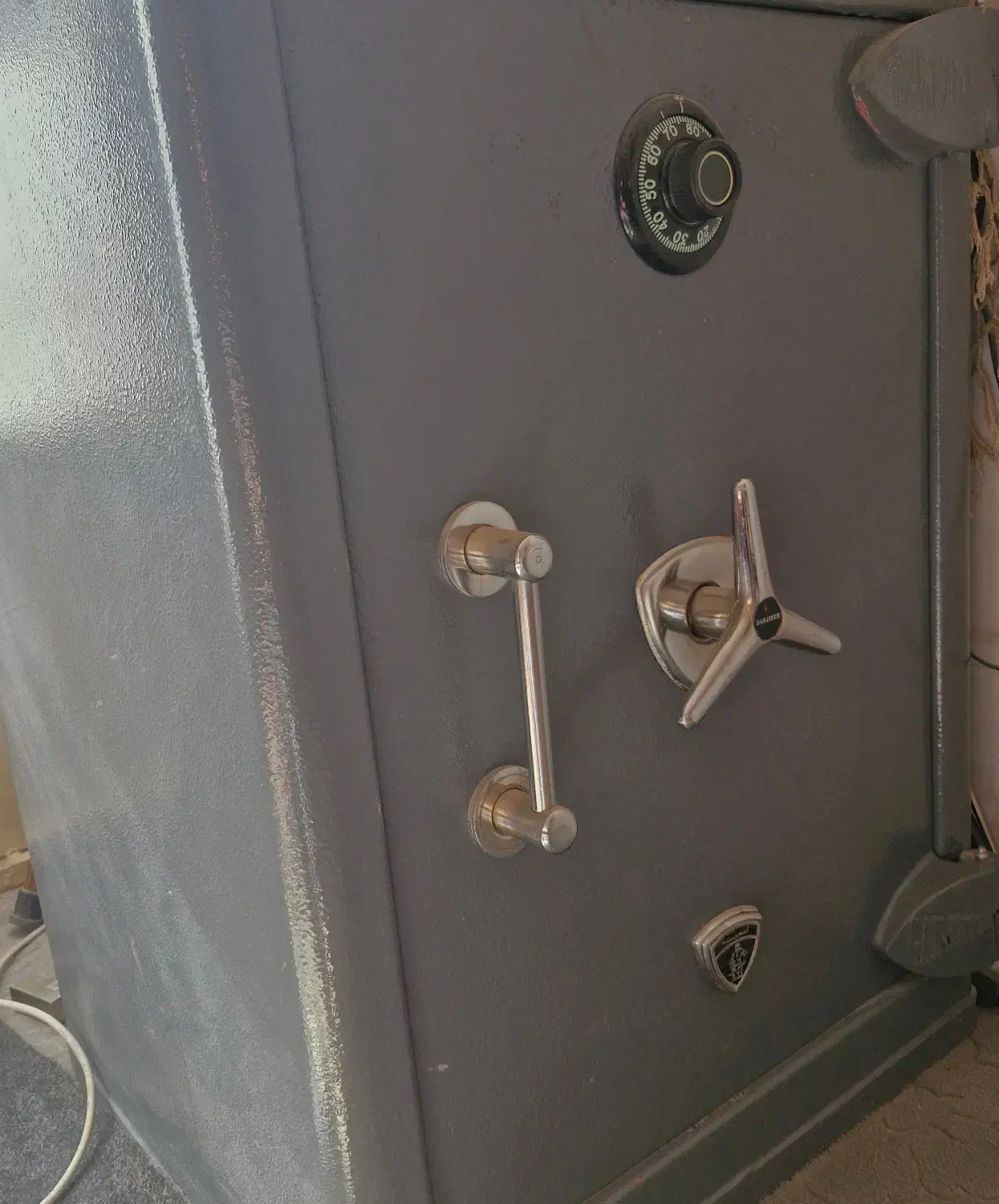 گاوصندوق گنجینه|ابزارآلات|کرمان, |دیوار