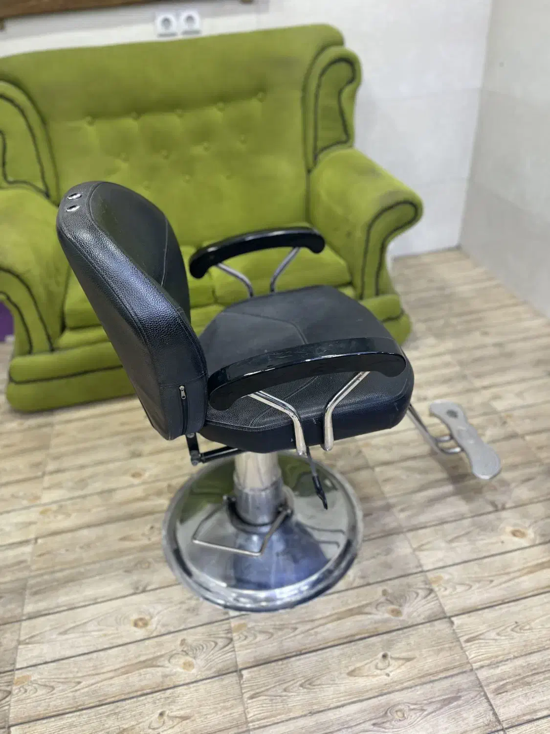 صندلی ارایشگاه جک دار سالم|آرایشگاه و سالنهای زیبایی|بندر ماهشهر, |دیوار