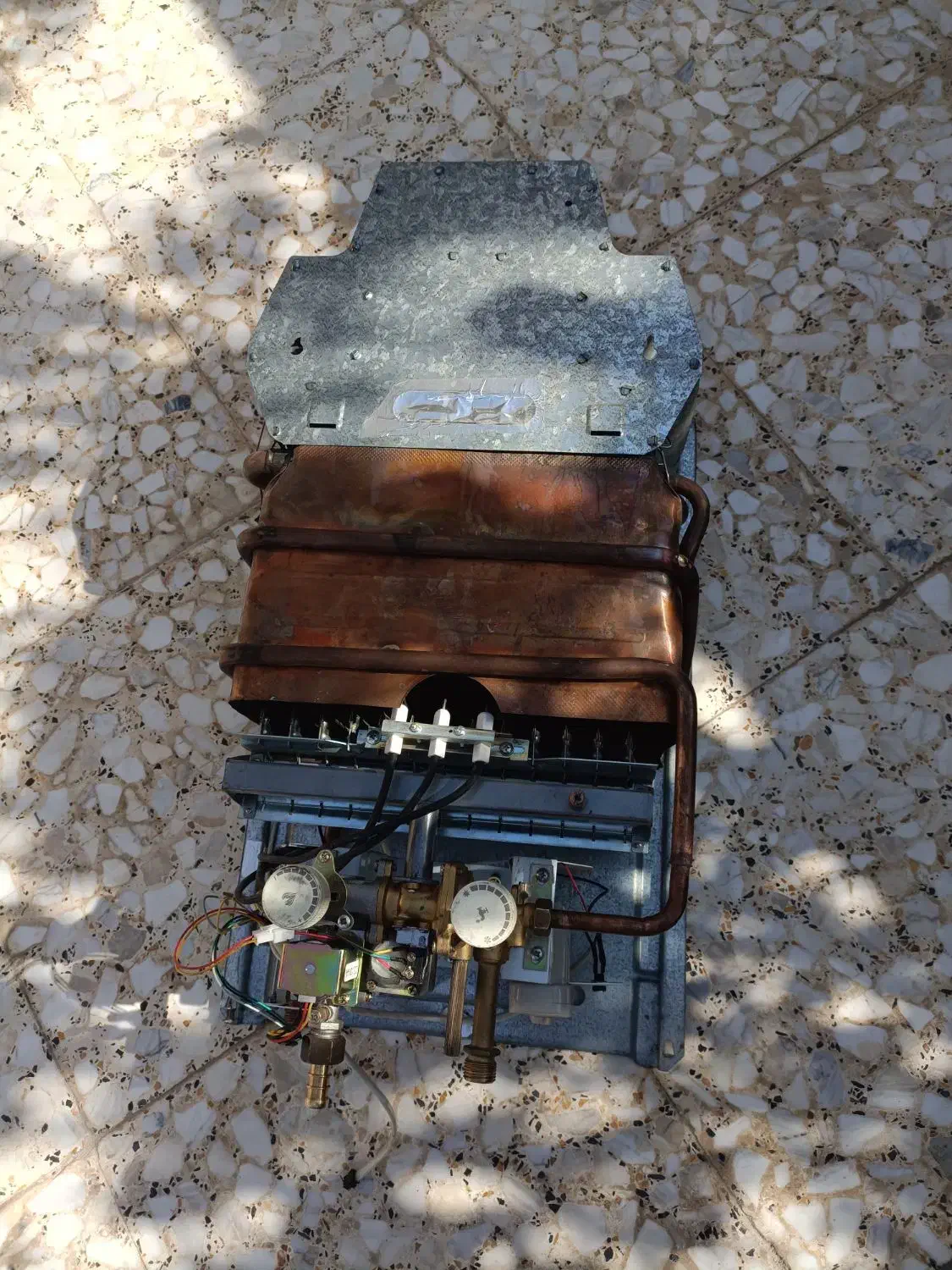 آبگرمکن رادیاتوری دیواری|آبگرمکن، پکیج، شوفاژ|فیروزآباد (فارس), |دیوار